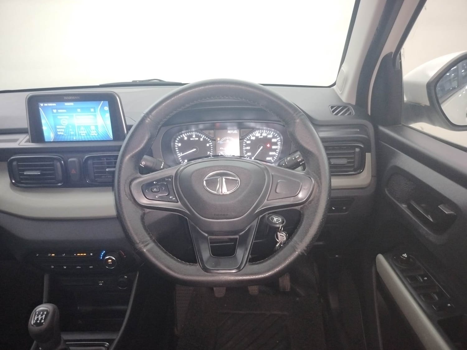 Punch image 14 Punch image 14