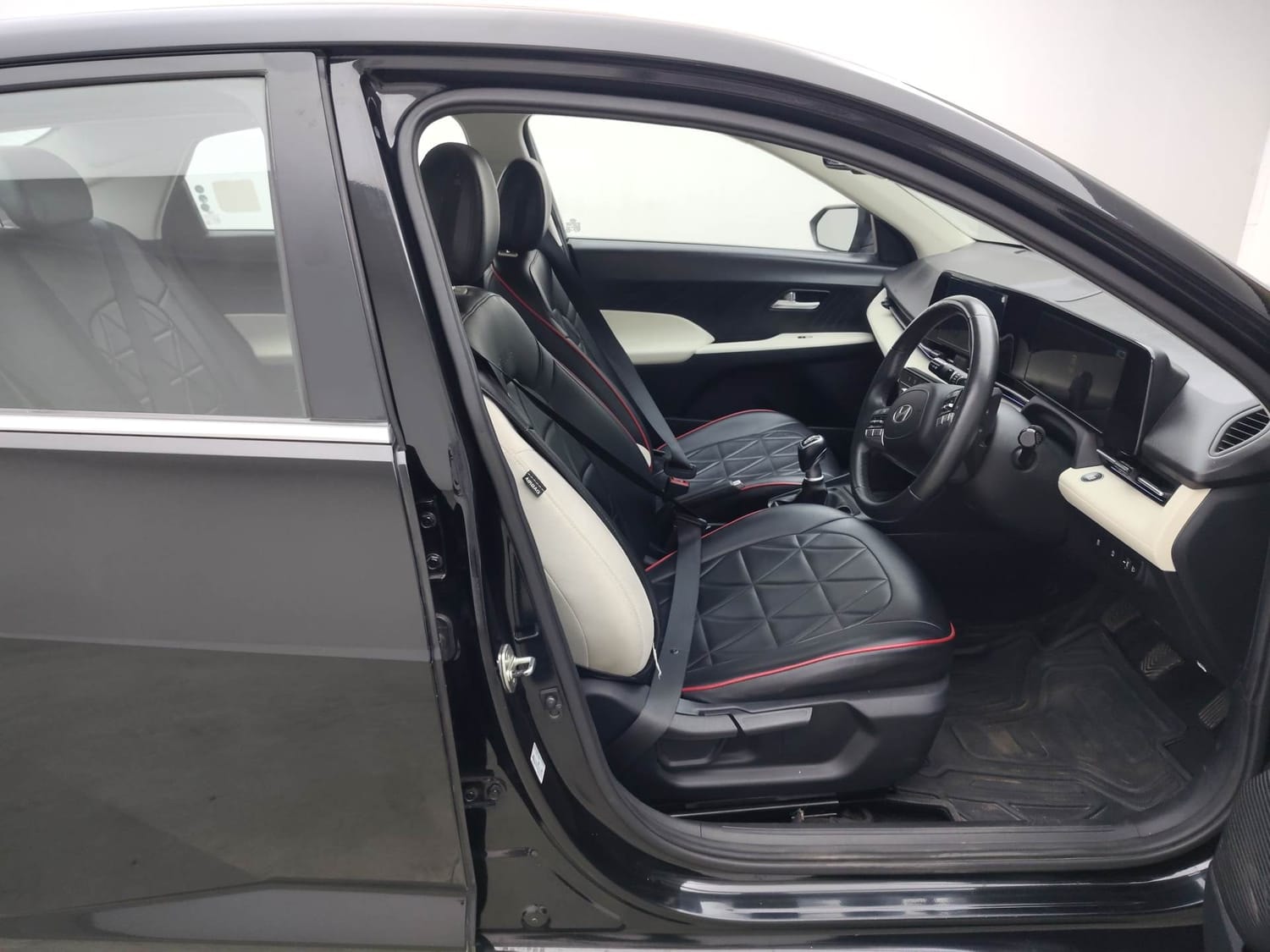 Used 2023 Hyundai Verna Used 2023 Hyundai Verna