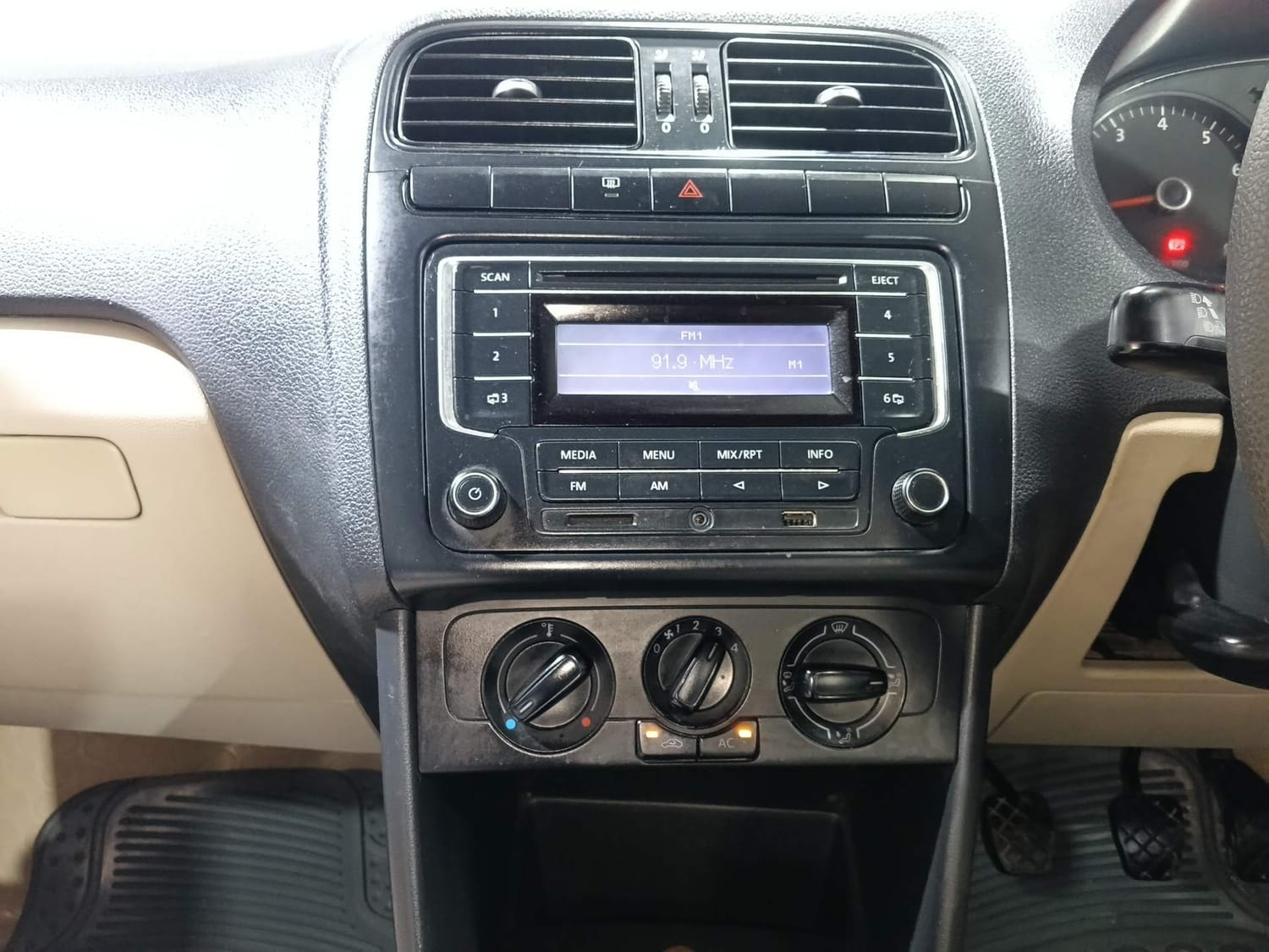 Polo image 13 Polo image 13