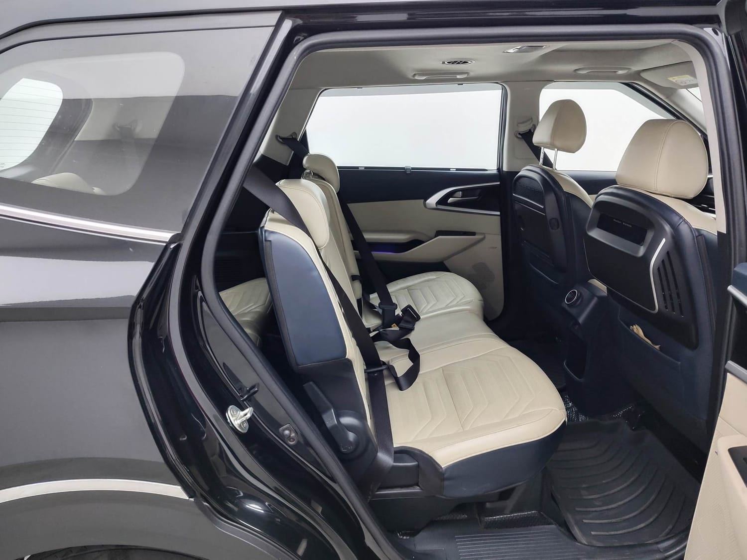 Carens image 18 Carens image 18