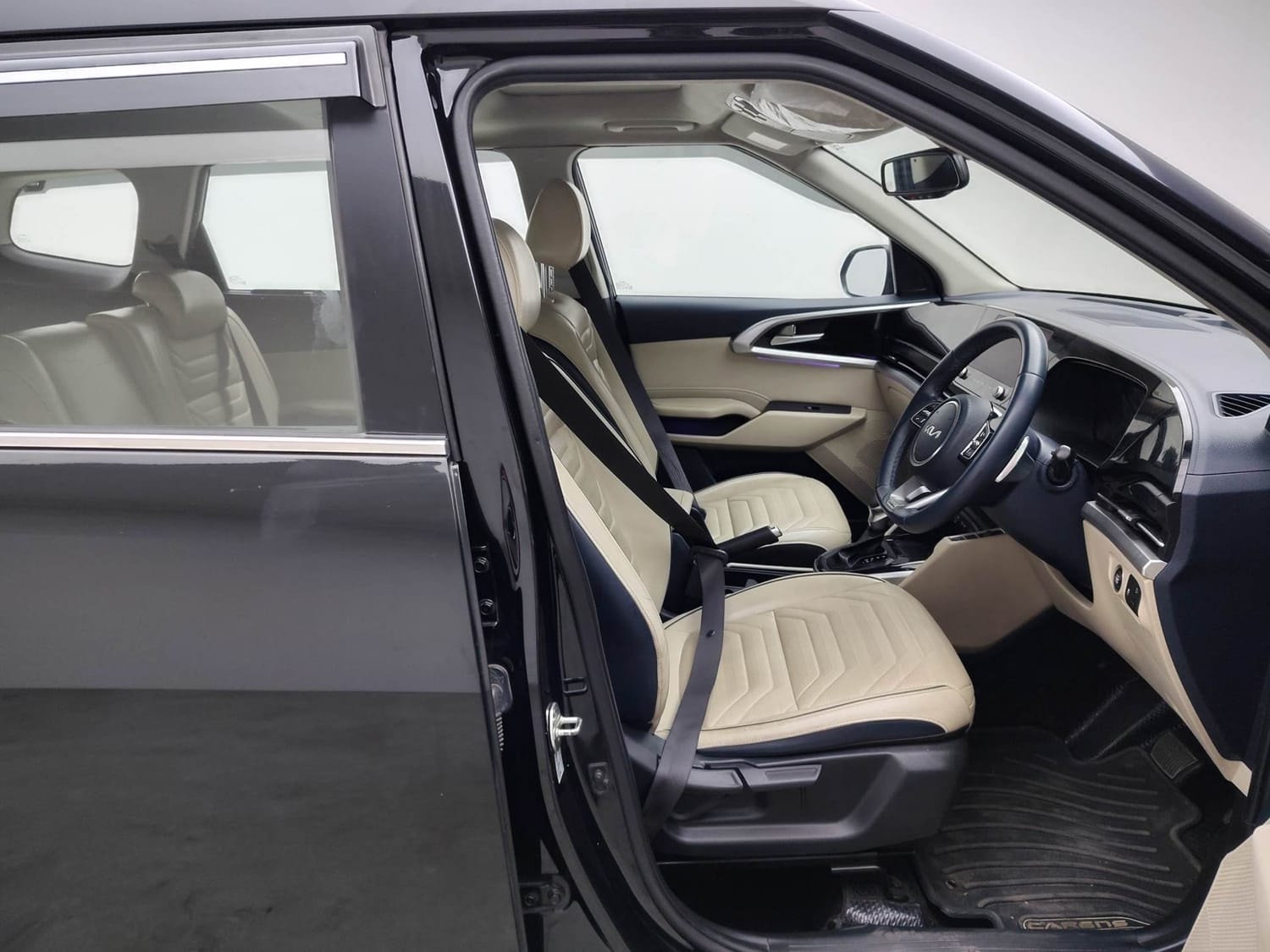 Carens image 17 Carens image 17