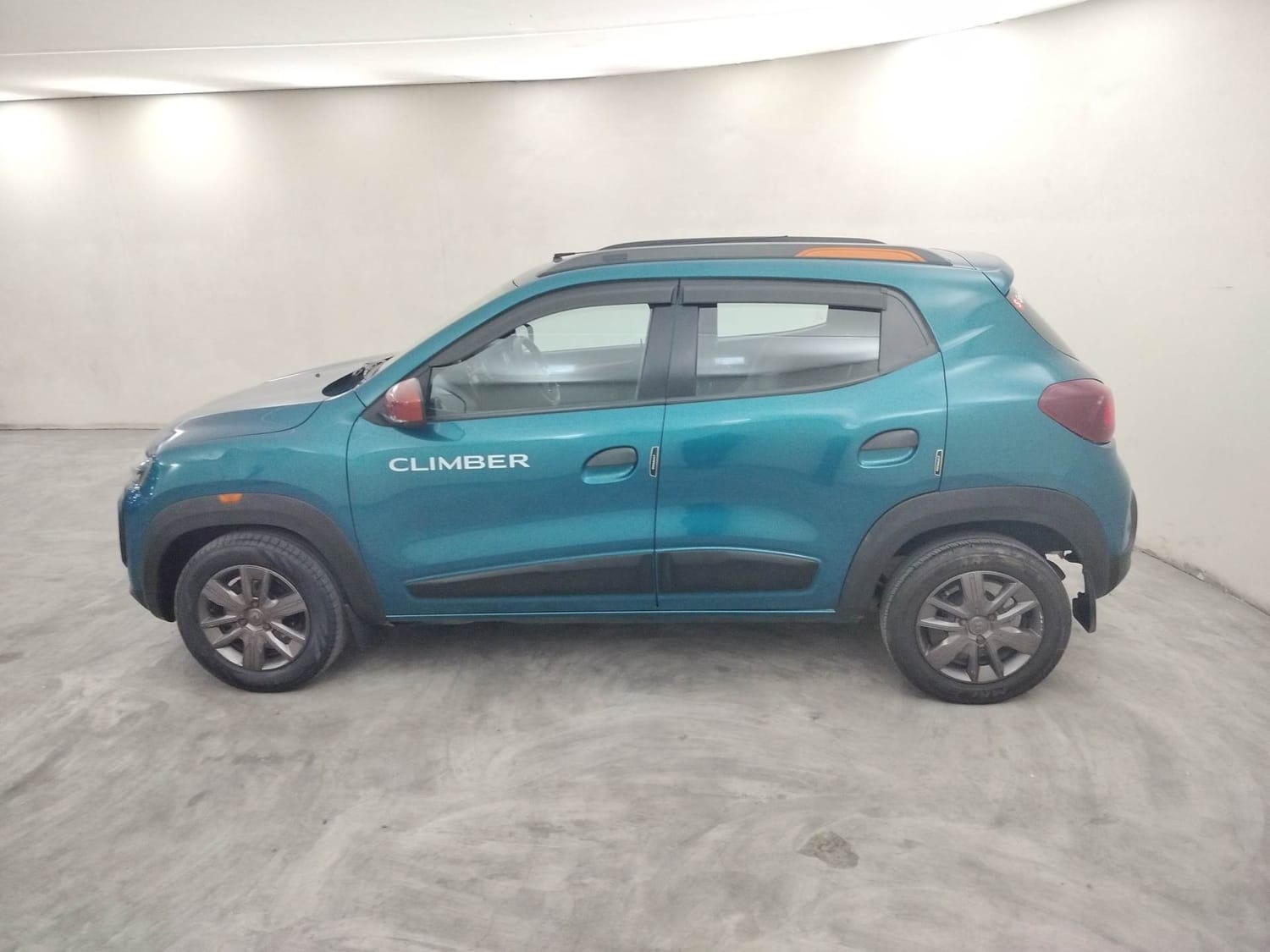 Kwid image 2 Kwid image 2