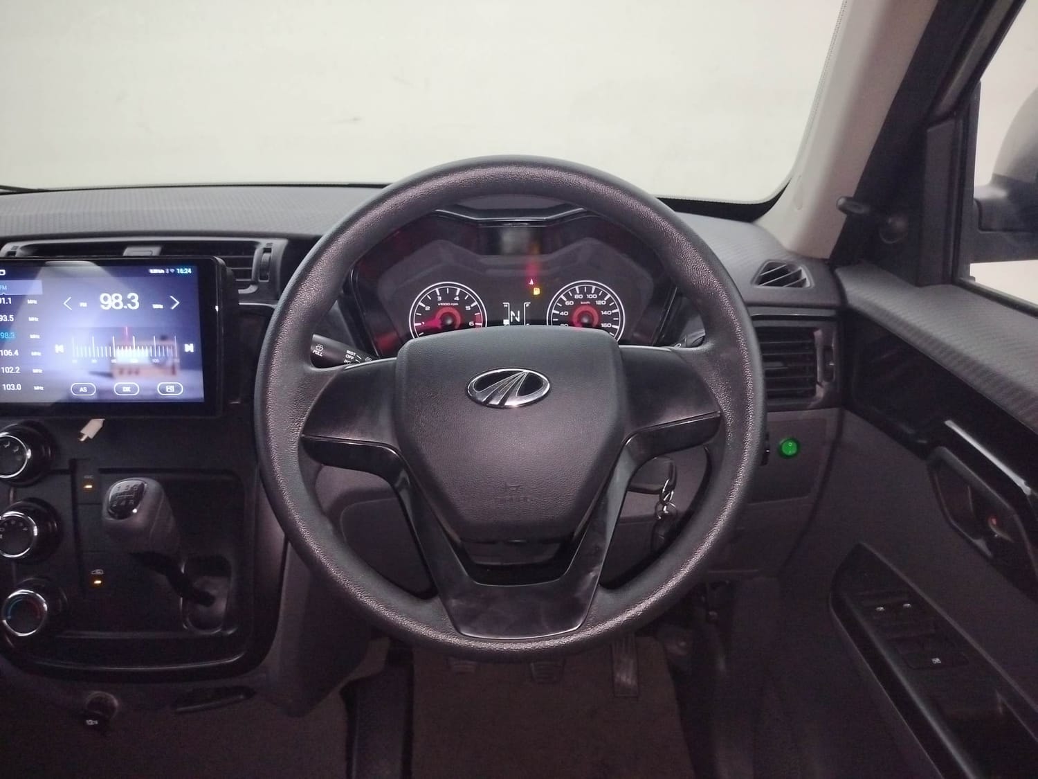 KUV100 image 14 KUV100 image 14