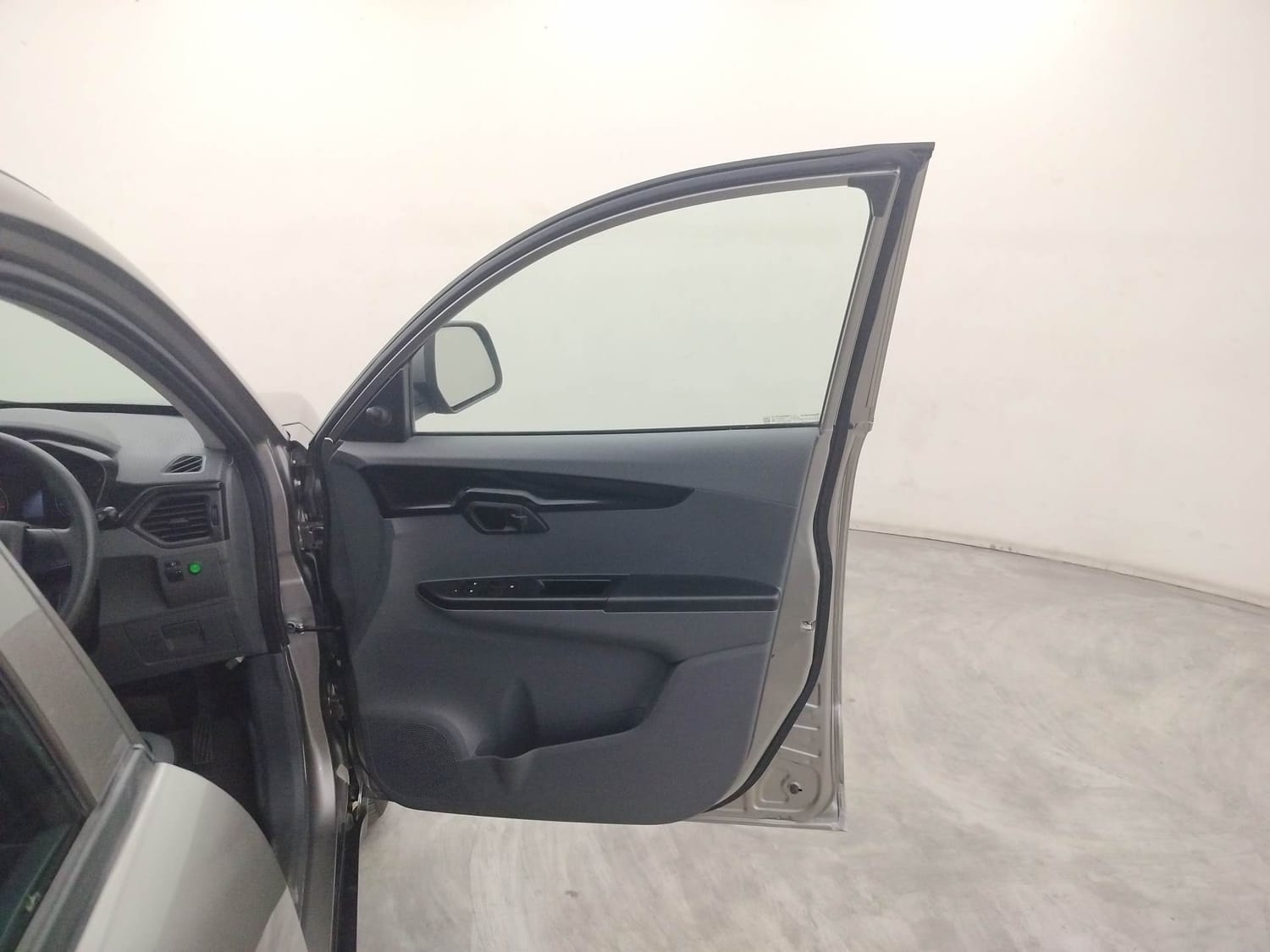 KUV100 image 19 KUV100 image 19