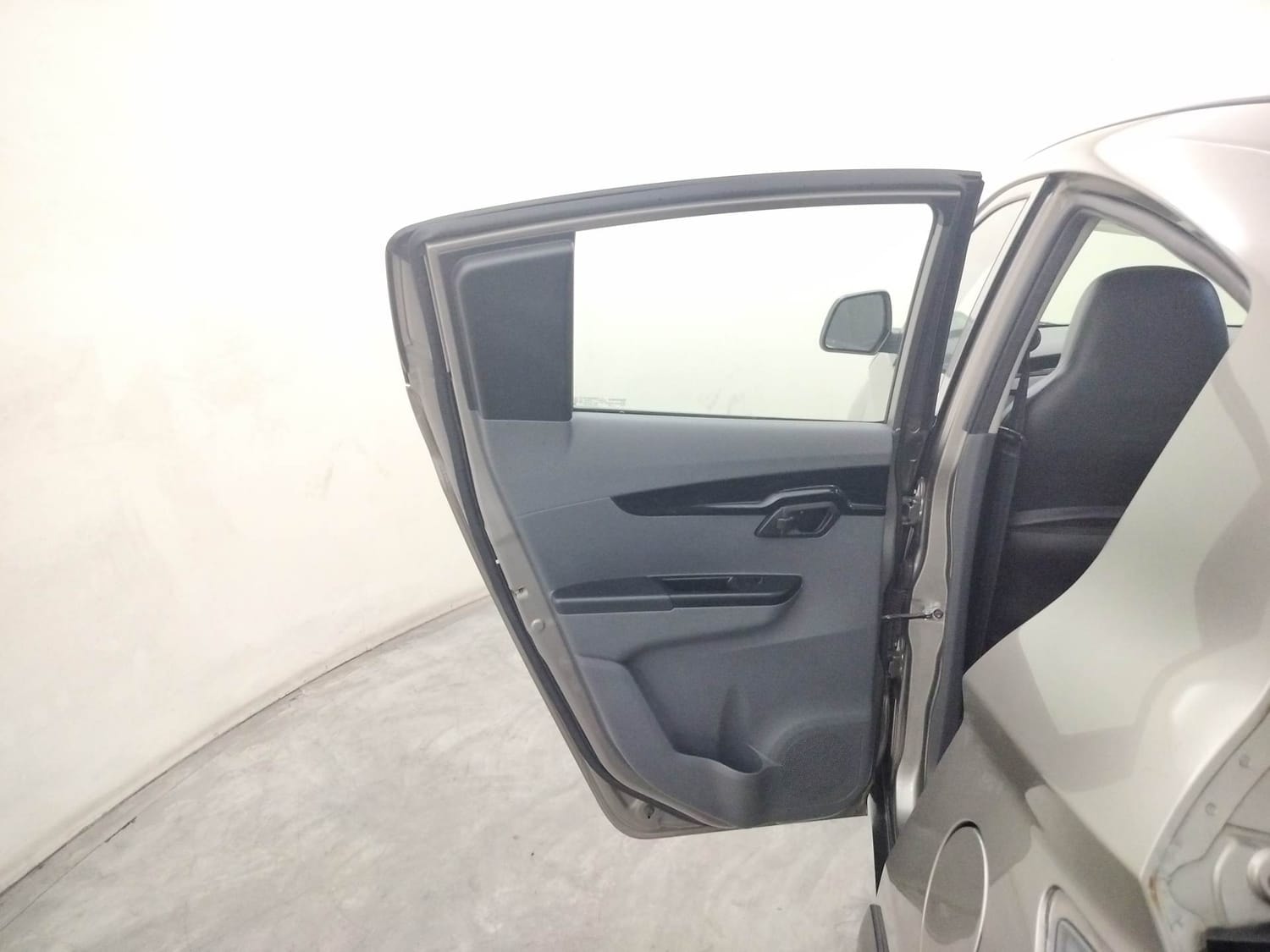 KUV100 image 22 KUV100 image 22