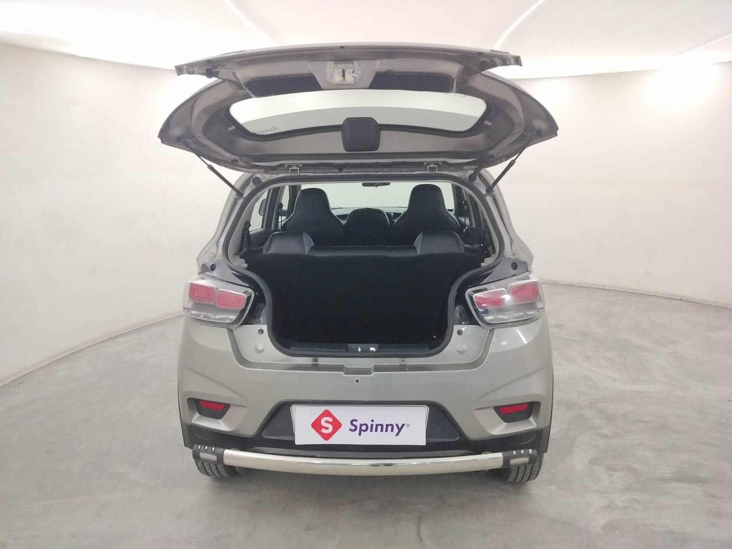 KUV100 image 24 KUV100 image 24