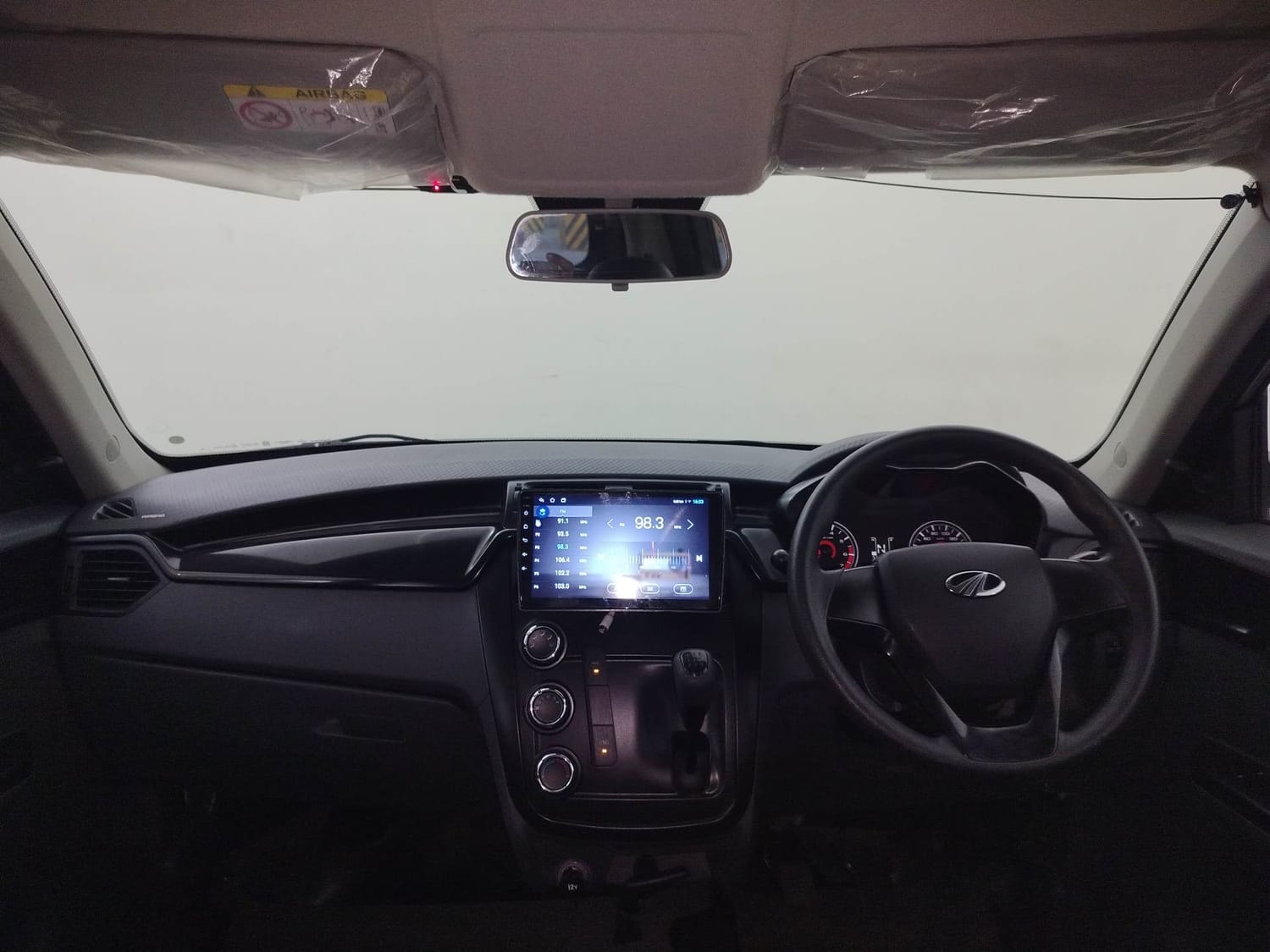 KUV100 image 12 KUV100 image 12