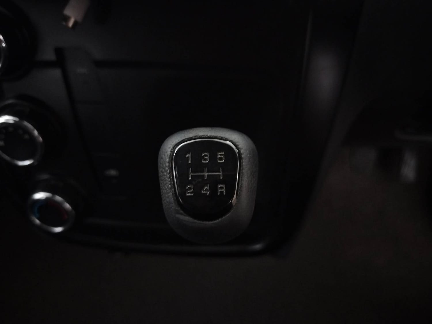 KUV100 image 16 KUV100 image 16