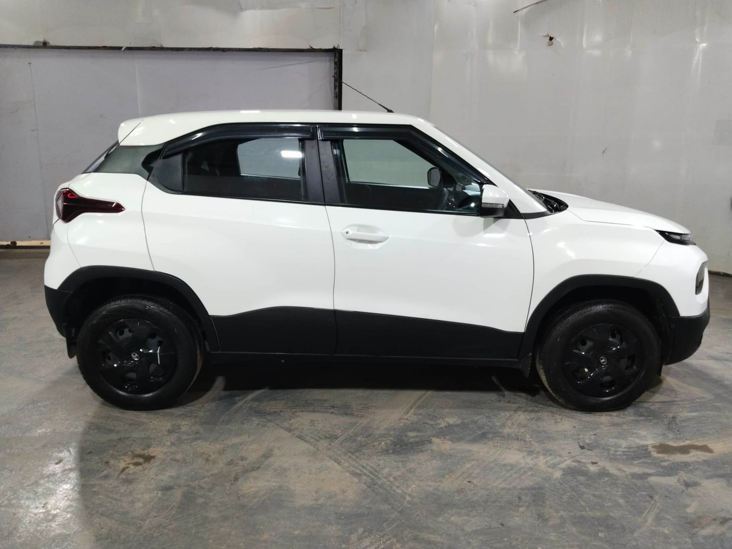 Punch image 6 Punch image 6