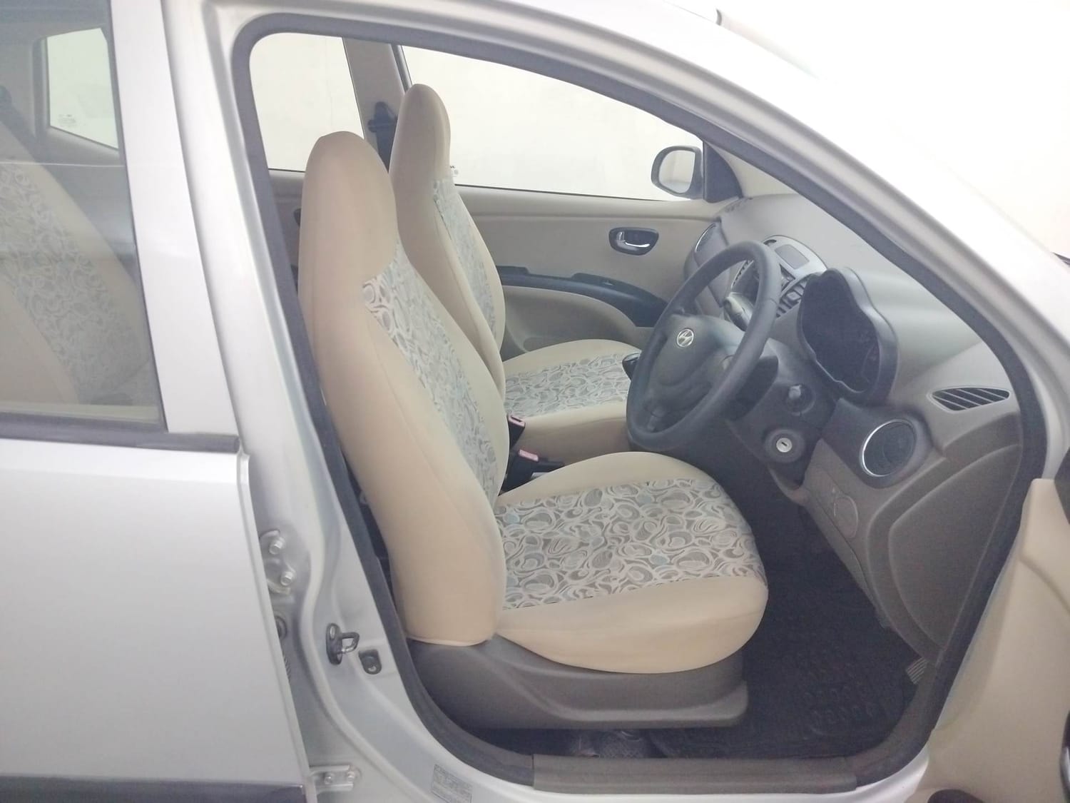 i10 image 17 i10 image 17