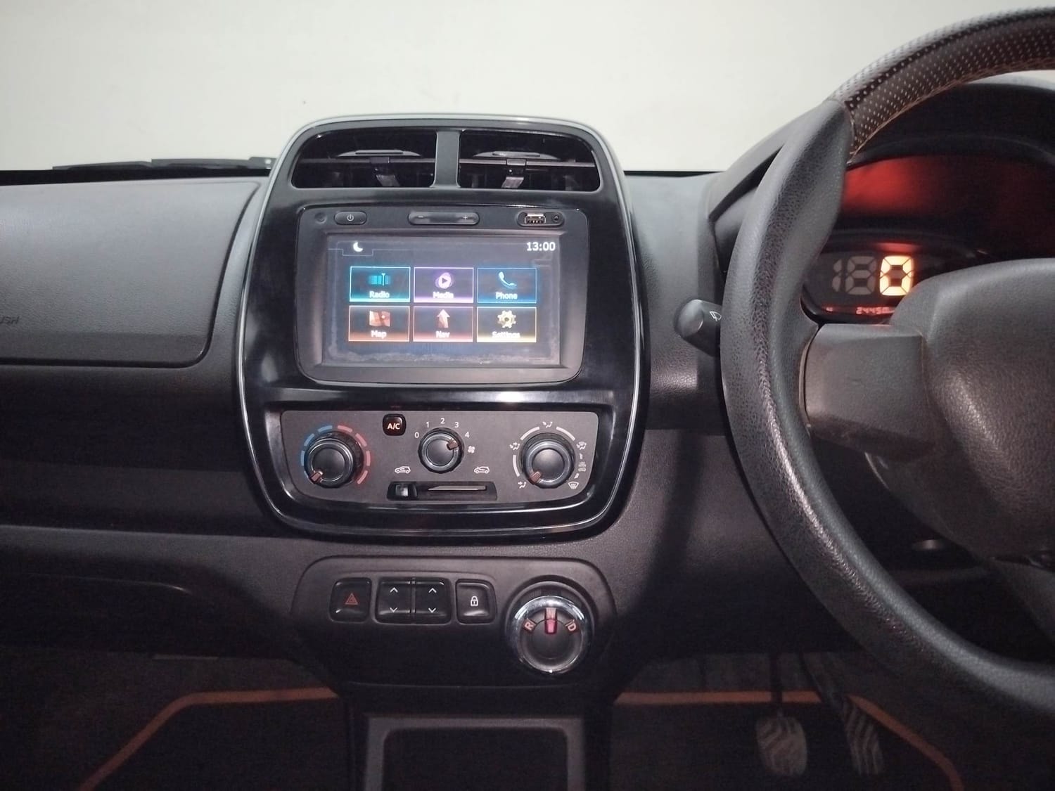 Kwid image 13 Kwid image 13