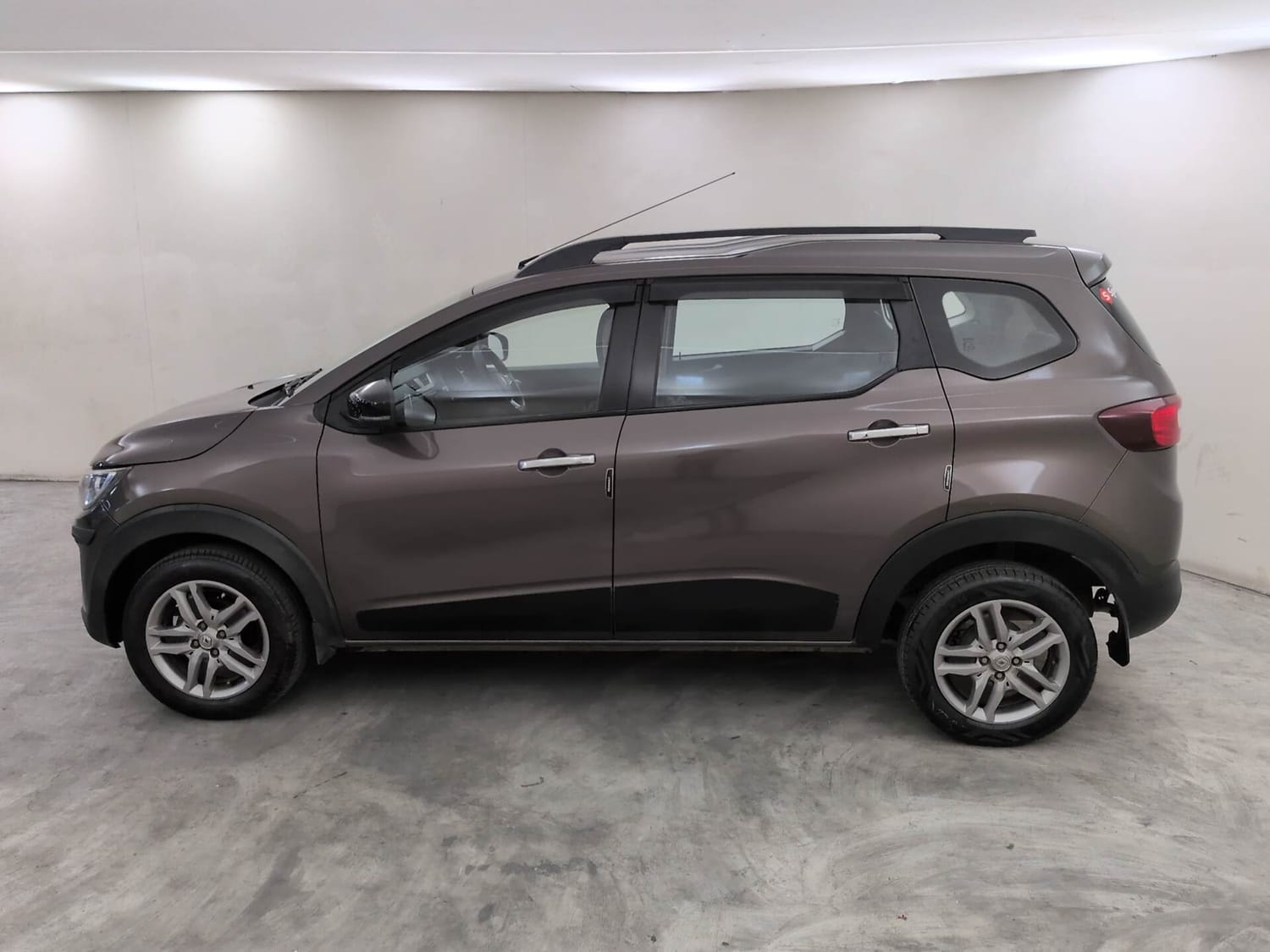 Used 2023 Renault Triber Used 2023 Renault Triber