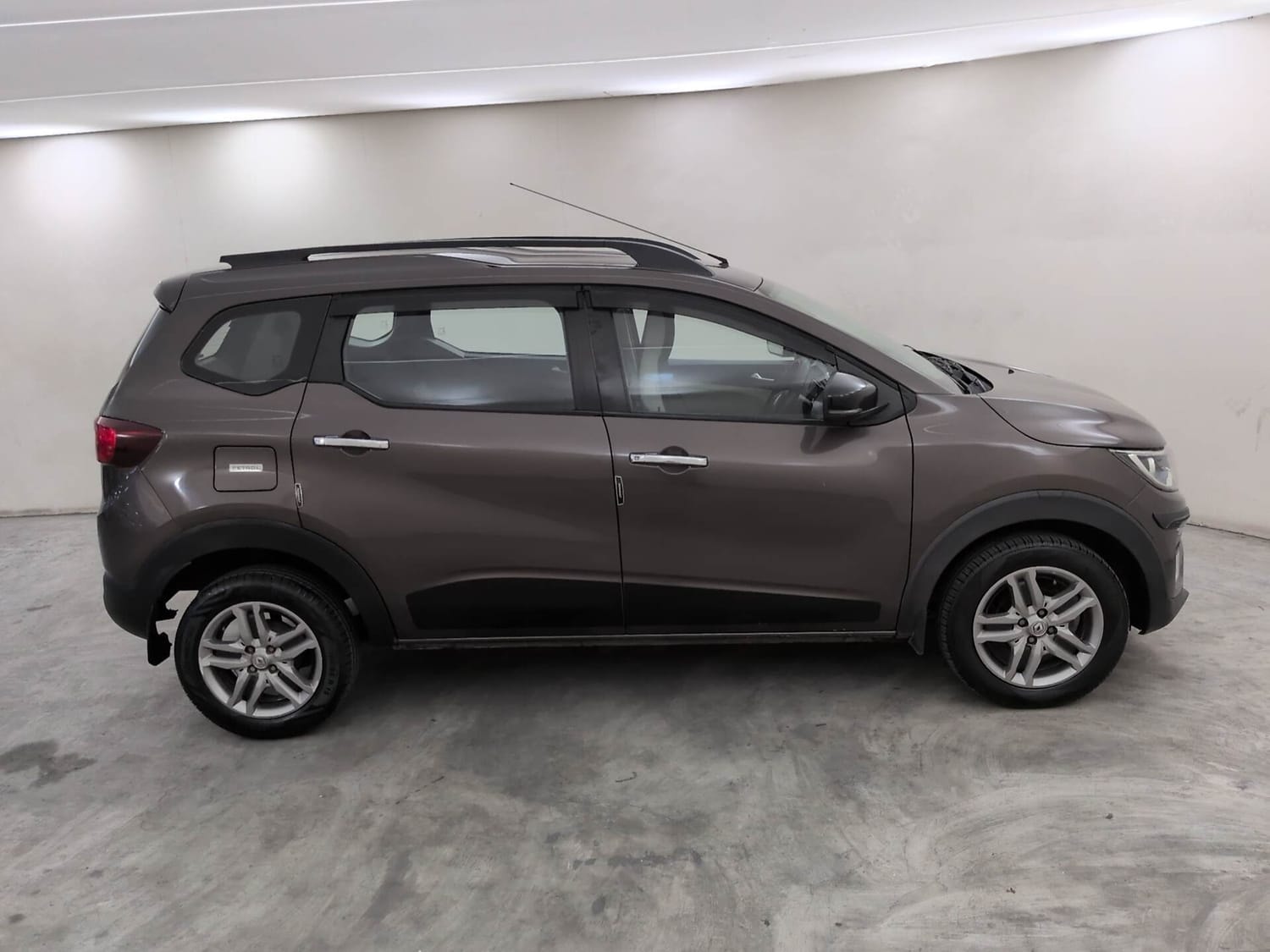 Used 2023 Renault Triber Used 2023 Renault Triber