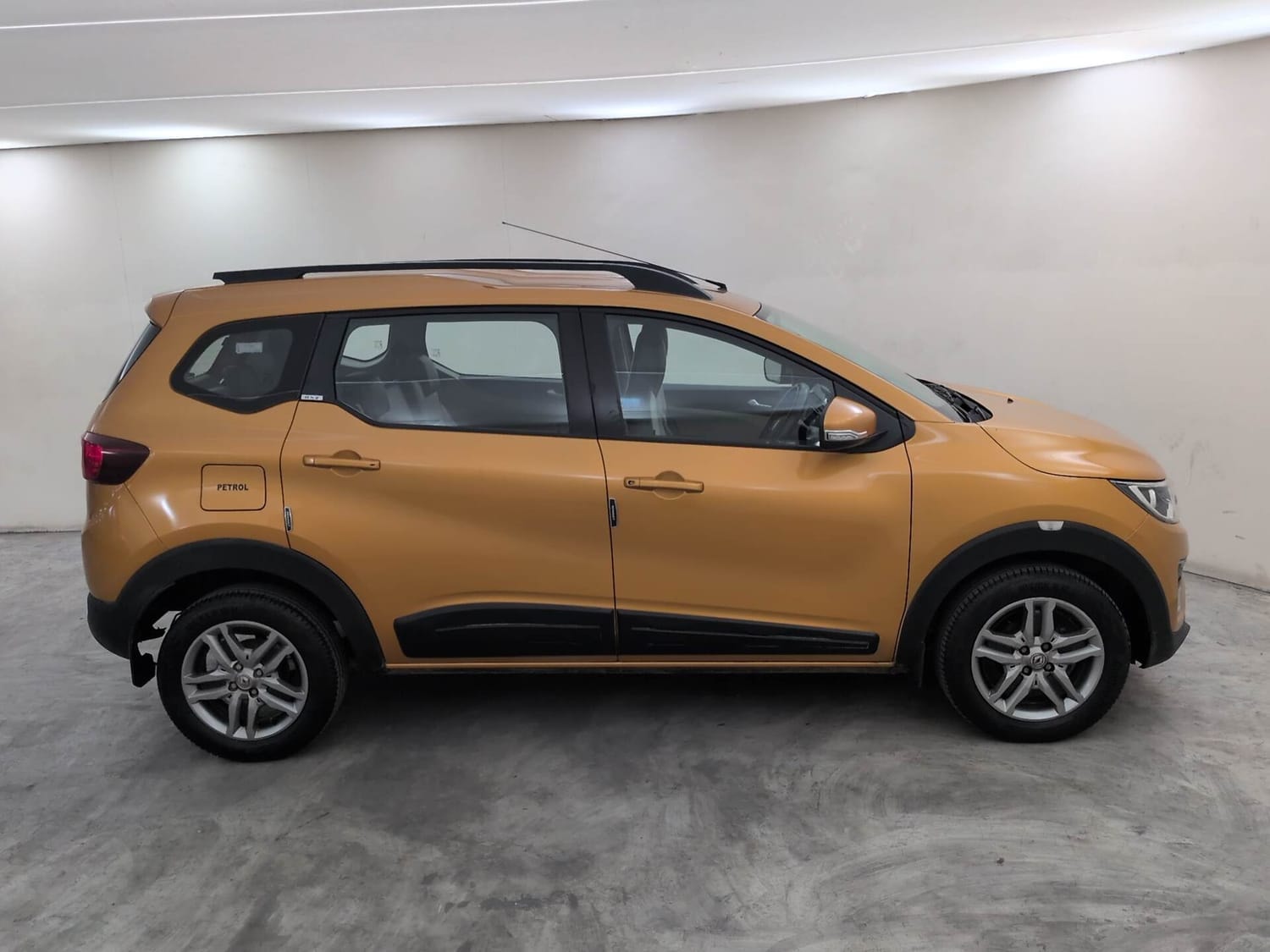 Used 2020 Renault Triber Used 2020 Renault Triber