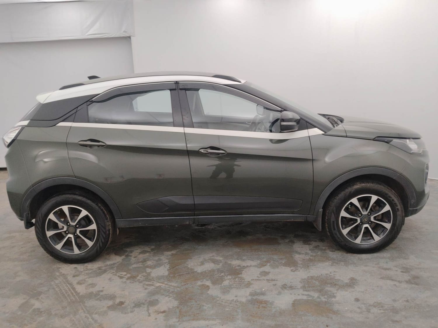 View 2020 Tata Nexon Revotron XZ Plus (O) Dual Tone Image 6 Used 2020 Tata Nexon Revotron XZ Plus (O) Dual Tone Image 6