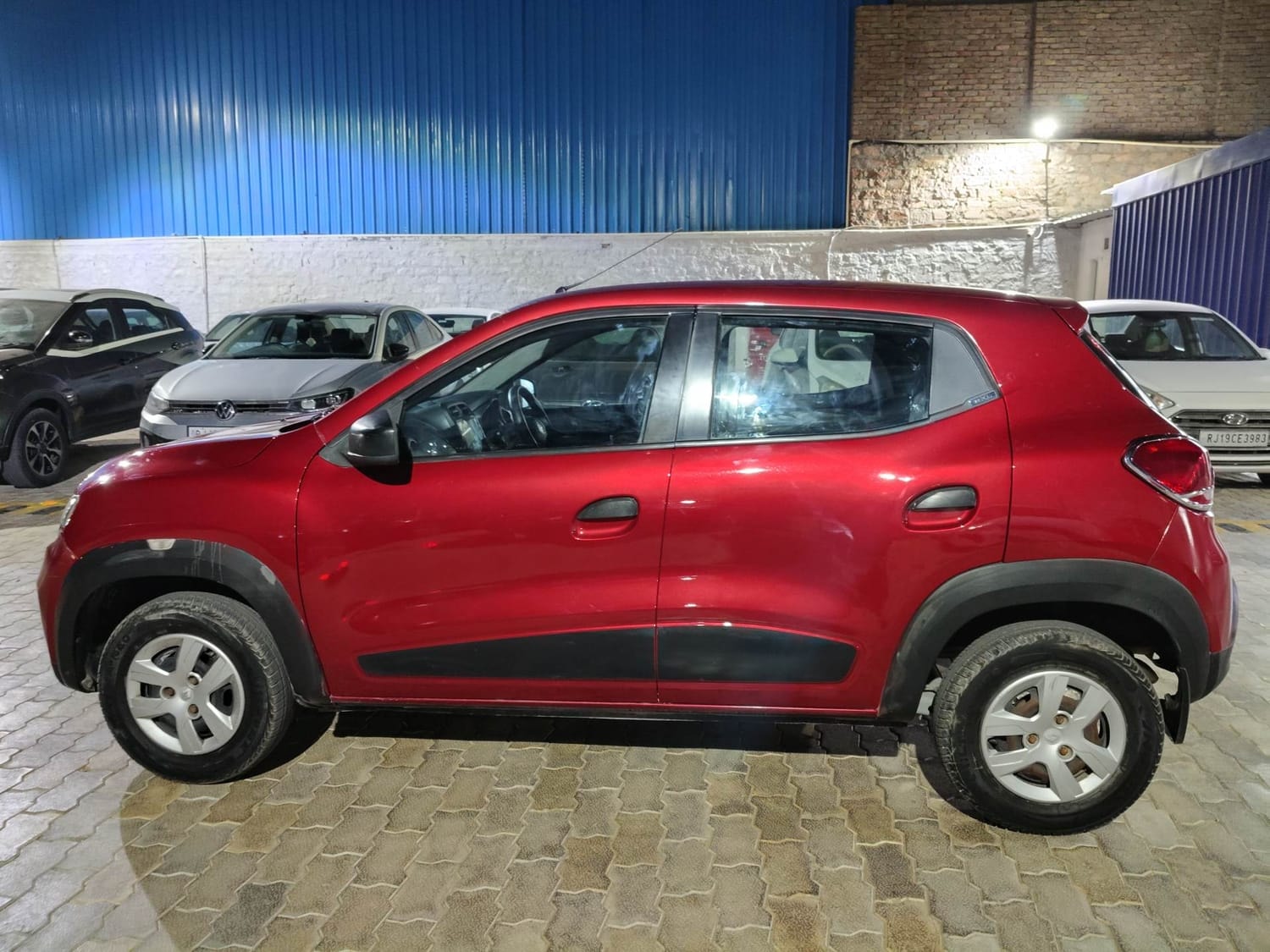 View 2016 Renault Kwid RXL Image 2 Used 2016 Renault Kwid RXL Image 2