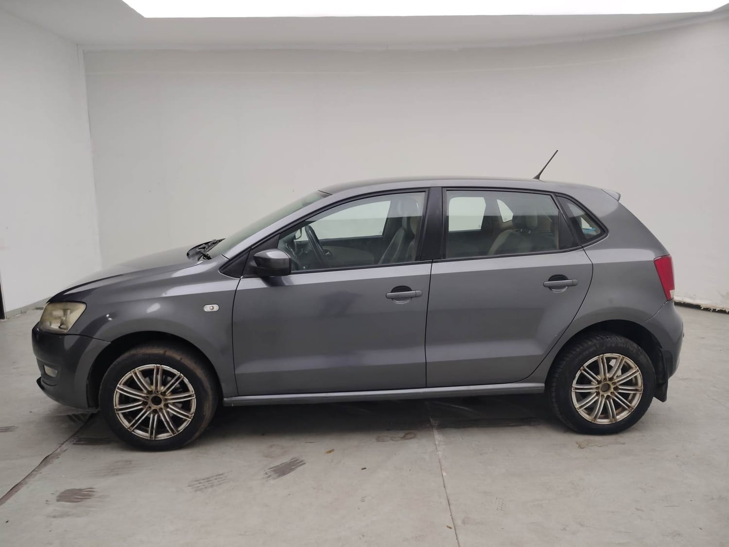 View 2013 Volkswagen Polo 1.2 Comfortline Petrol Image 2 Used 2013 Volkswagen Polo 1.2 Comfortline Petrol Image 2