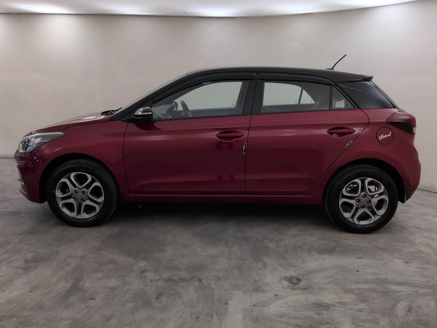 View 2019 Hyundai Elite i20 1.2 Sportz Plus Petrol Dual Tone BS IV Image 2 Used 2019 Hyundai Elite i20 1.2 Sportz Plus Petrol Dual Tone BS IV Image 2