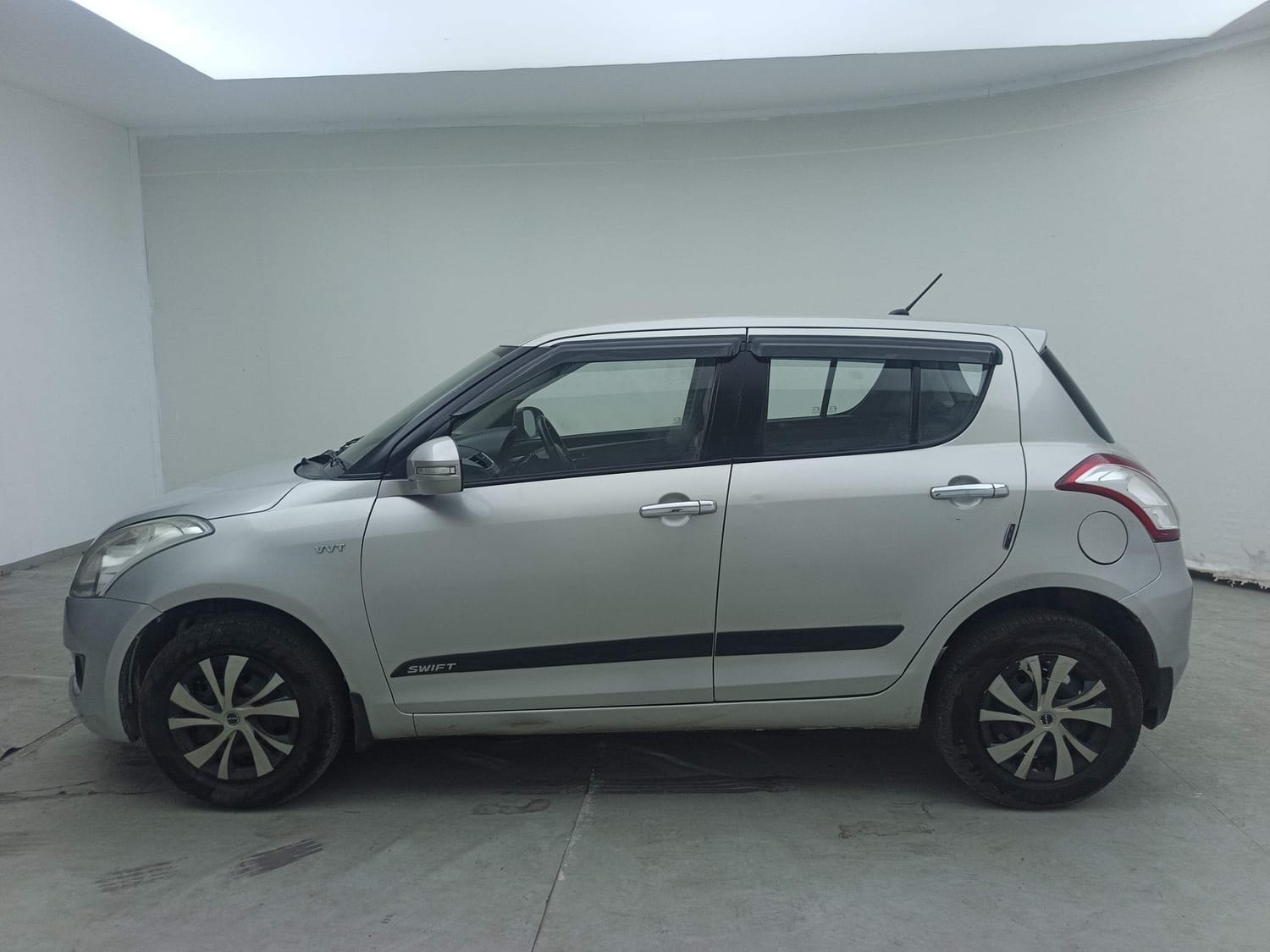 View 2014 Maruti Suzuki Swift VXI Image 2 Used 2014 Maruti Suzuki Swift VXI Image 2