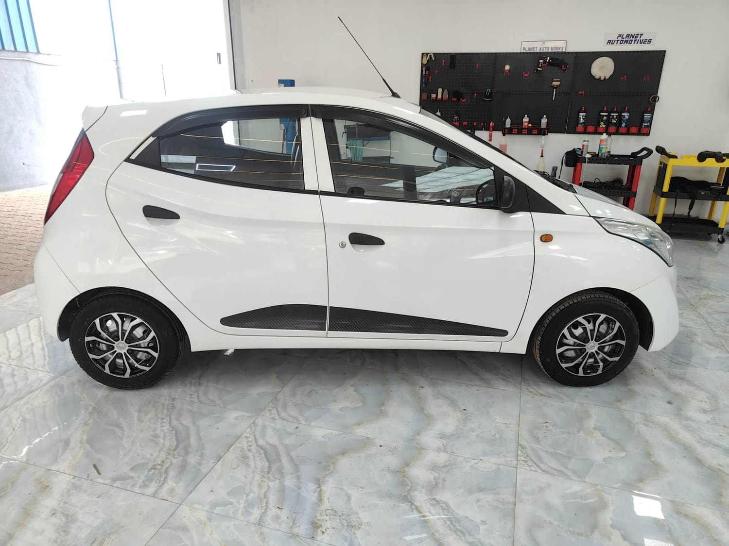 View 2018 Hyundai EON Era Plus Sports Edition Image 6 Used 2018 Hyundai EON Era Plus Sports Edition Image 6