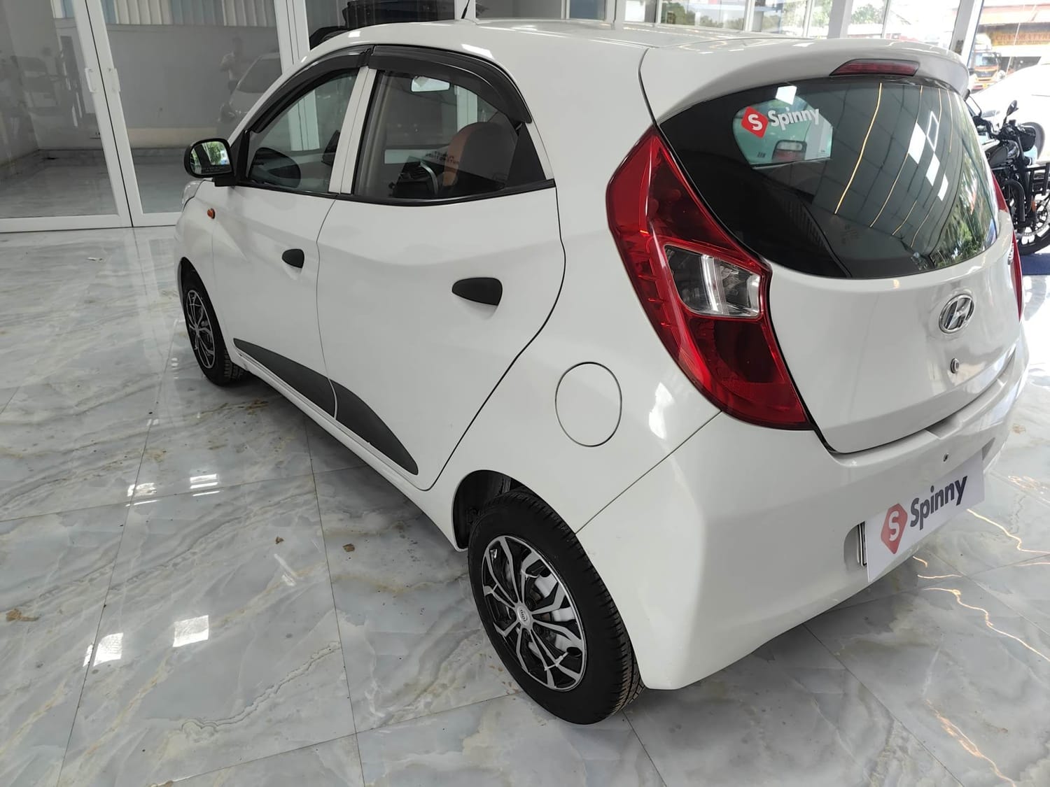 View 2018 Hyundai EON Era Plus Sports Edition Image 3 Used 2018 Hyundai EON Era Plus Sports Edition Image 3