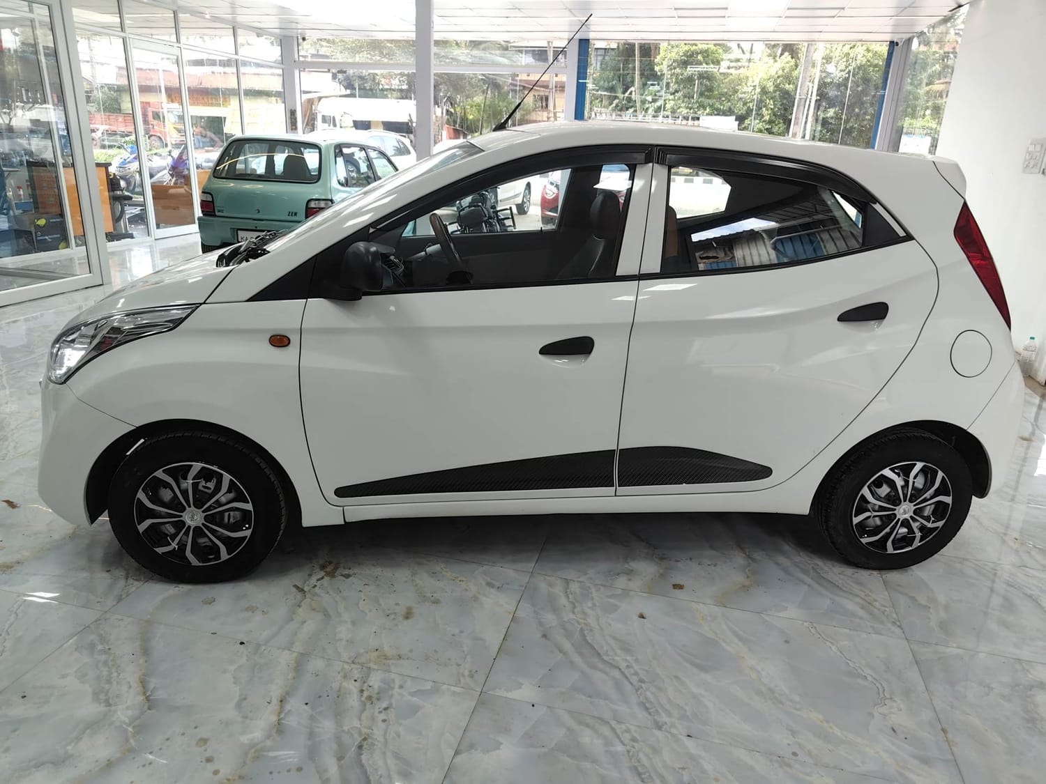 View 2018 Hyundai EON Era Plus Sports Edition Image 2 Used 2018 Hyundai EON Era Plus Sports Edition Image 2