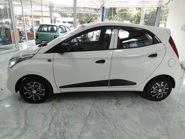 View Hyundai EON Image 2 Used Hyundai EON Image 2