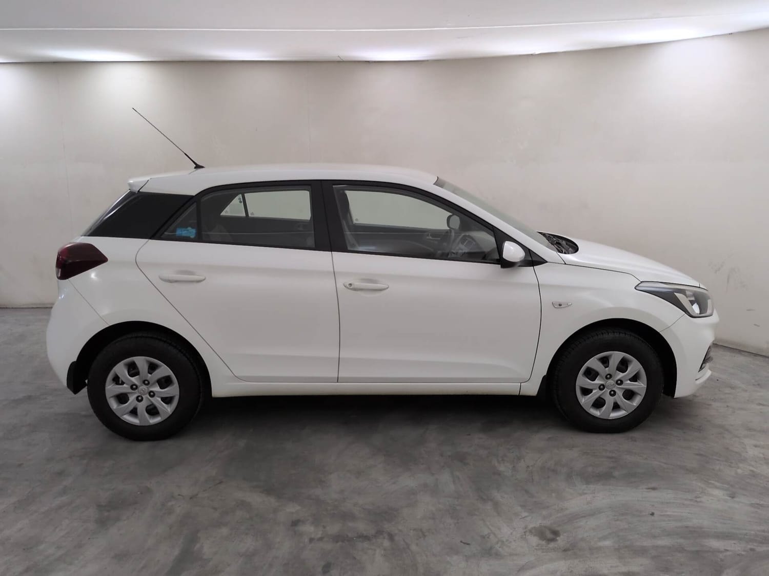 View 2019 Hyundai Elite i20 1.2 Magna Plus Petrol BS IV Image 6 Used 2019 Hyundai Elite i20 1.2 Magna Plus Petrol BS IV Image 6