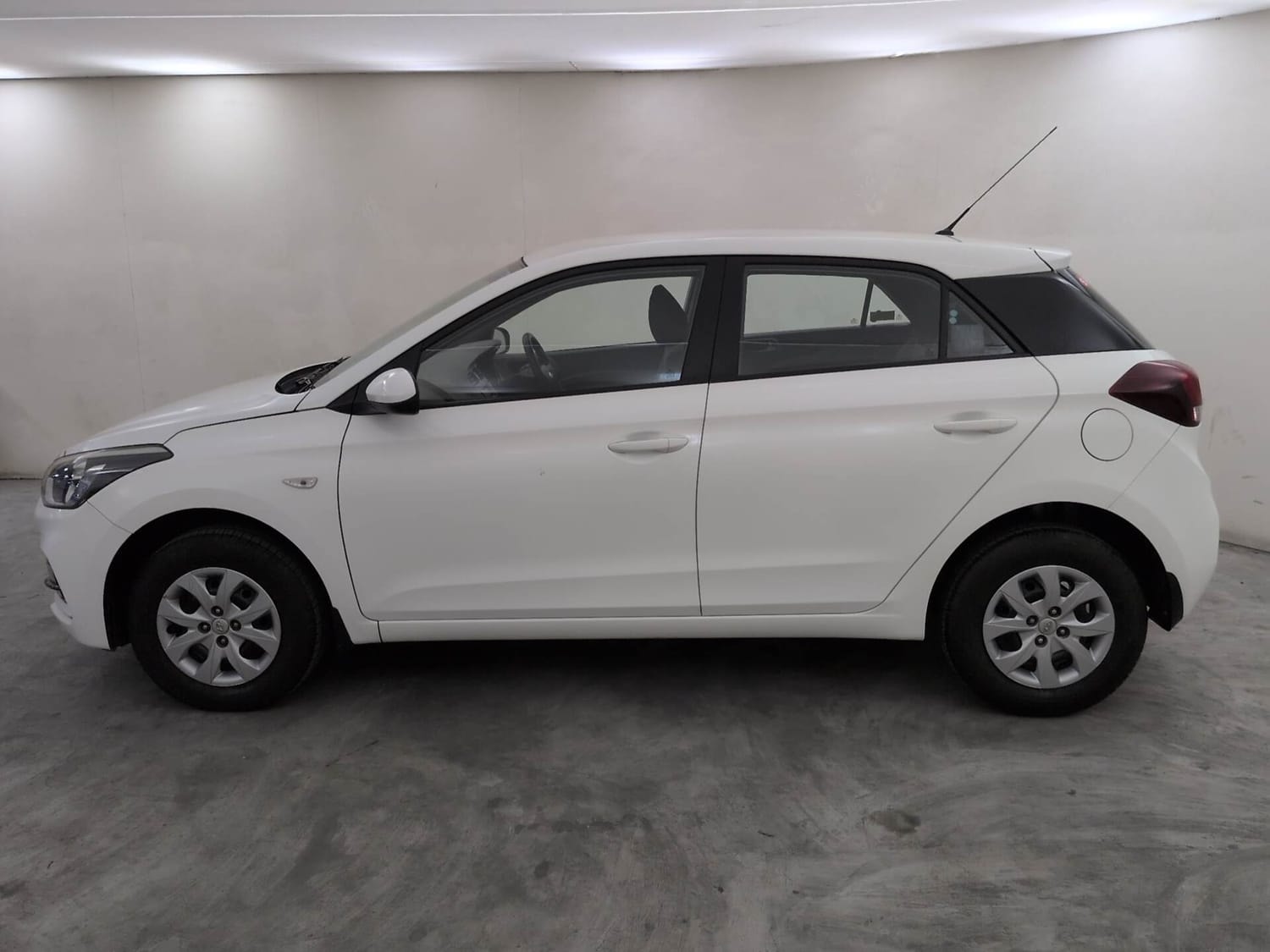 View 2019 Hyundai Elite i20 1.2 Magna Plus Petrol BS IV Image 2 Used 2019 Hyundai Elite i20 1.2 Magna Plus Petrol BS IV Image 2
