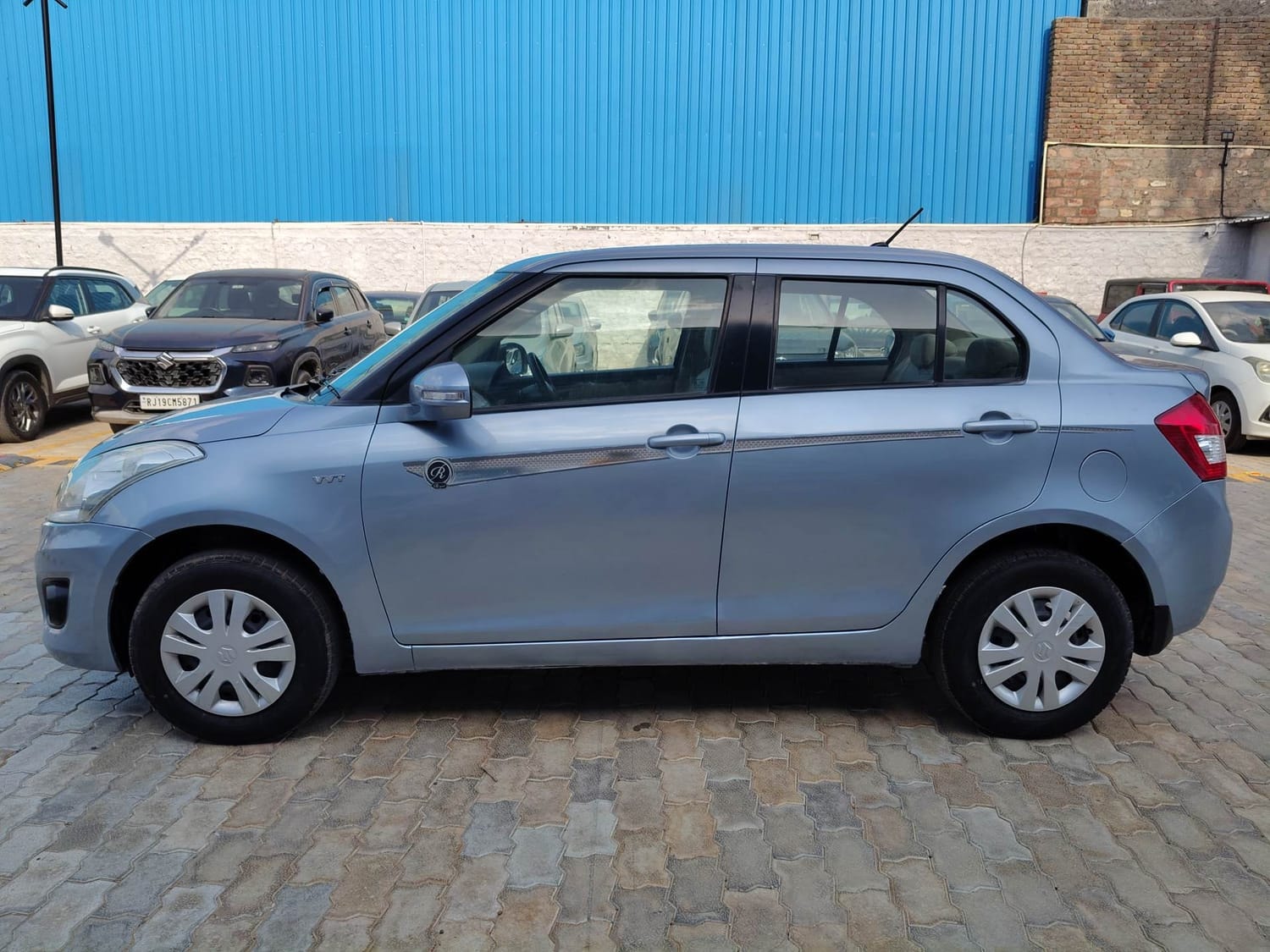 View 2013 Maruti Suzuki Swift DZire VXI Image 2 Used 2013 Maruti Suzuki Swift DZire VXI Image 2