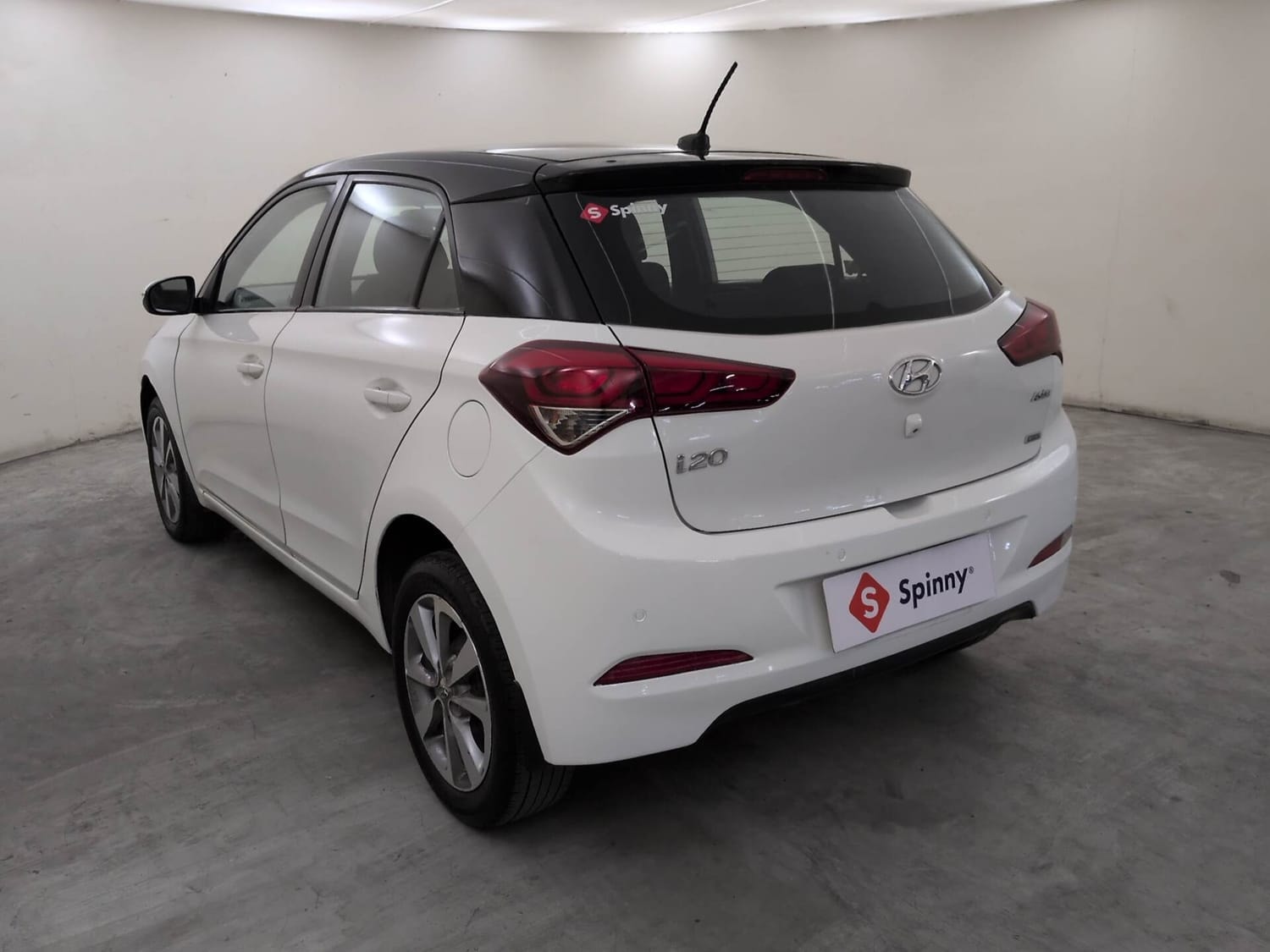View 2017 Hyundai Elite i20 1.4 Asta Diesel Dual Tone Image 3 Used 2017 Hyundai Elite i20 1.4 Asta Diesel Dual Tone Image 3