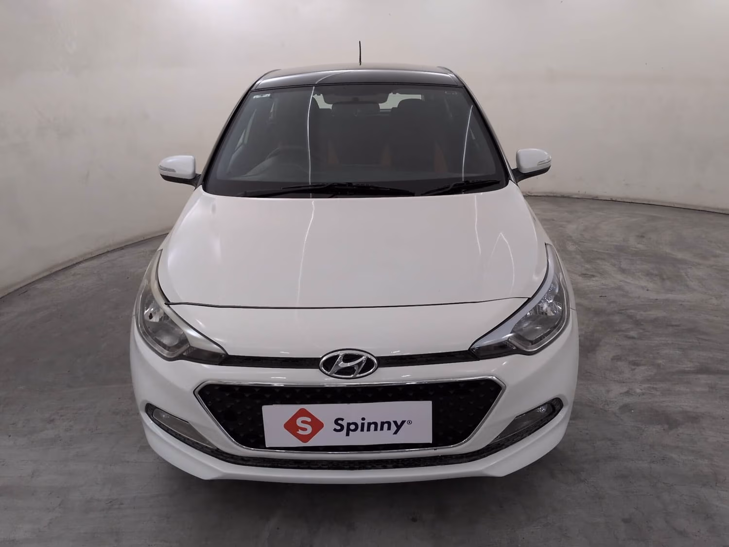 View 2017 Hyundai Elite i20 1.4 Asta Diesel Dual Tone Image 8 Used 2017 Hyundai Elite i20 1.4 Asta Diesel Dual Tone Image 8