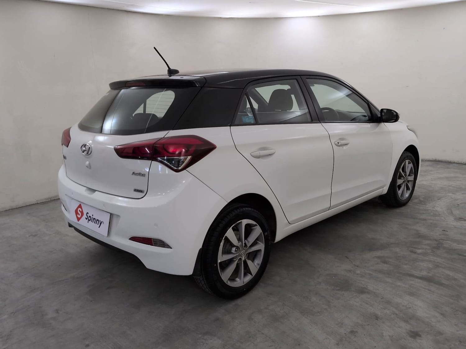View 2017 Hyundai Elite i20 1.4 Asta Diesel Dual Tone Image 5 Used 2017 Hyundai Elite i20 1.4 Asta Diesel Dual Tone Image 5