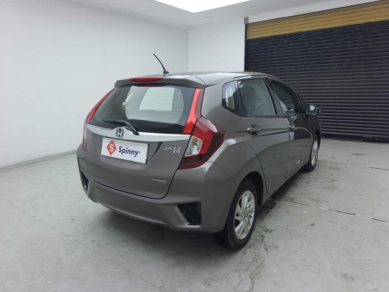 View 2016 Honda Jazz V CVT Petrol BS IV Image 5 Used 2016 Honda Jazz V CVT Petrol BS IV Image 5