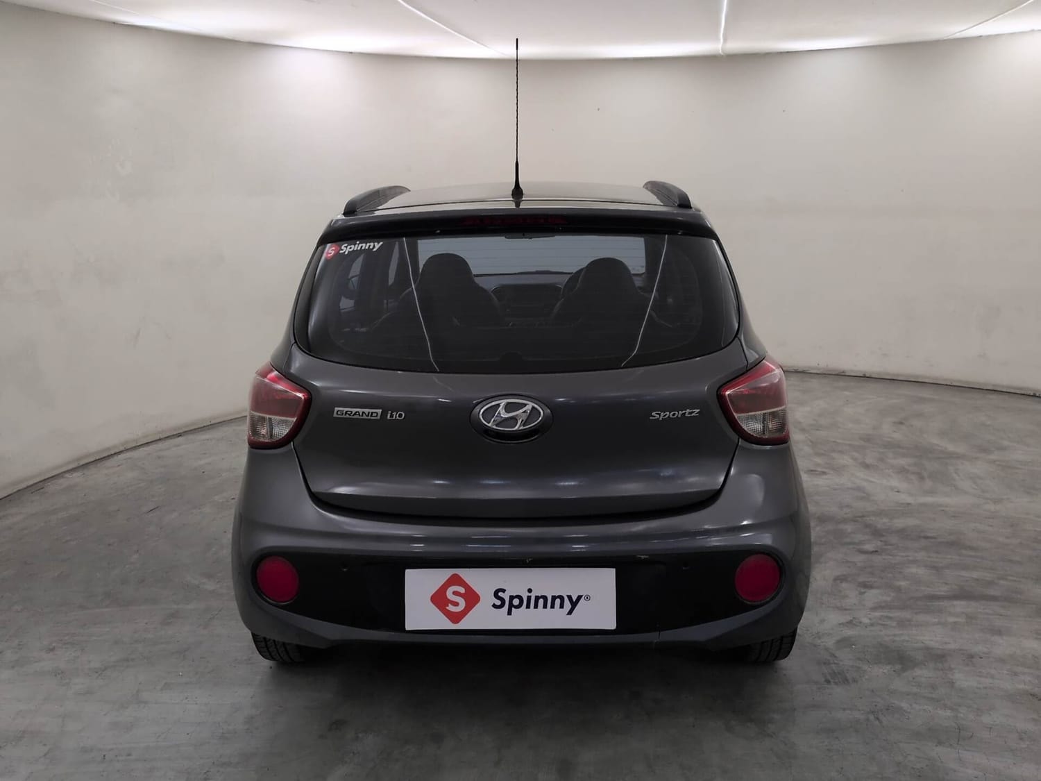 View 2018 Hyundai Grand i10 1.2 Sportz Petrol AT Image 4 Used 2018 Hyundai Grand i10 1.2 Sportz Petrol AT Image 4