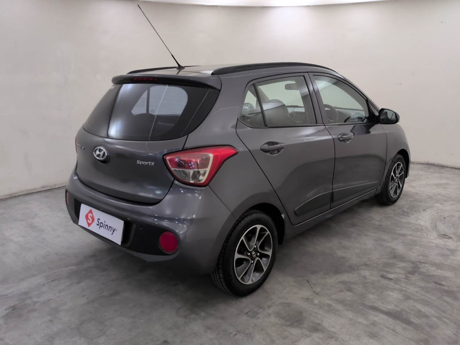View 2018 Hyundai Grand i10 1.2 Sportz Petrol AT Image 5 Used 2018 Hyundai Grand i10 1.2 Sportz Petrol AT Image 5