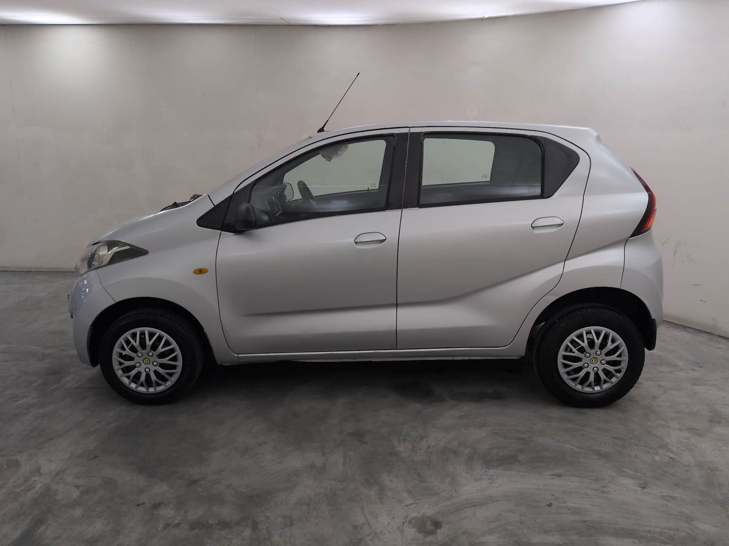 View 2017 Datsun Redi GO S-1.0L BS IV Image 2 Used 2017 Datsun Redi GO S-1.0L BS IV Image 2