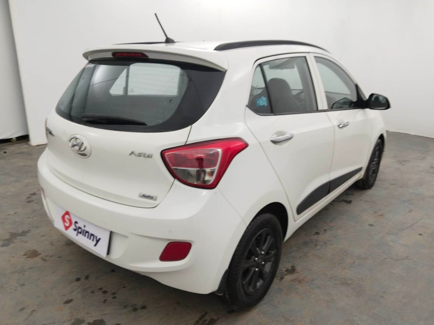View 2013 Hyundai Grand i10 Asta AT 1.2 Kappa VTVT Image 5 Used 2013 Hyundai Grand i10 Asta AT 1.2 Kappa VTVT Image 5