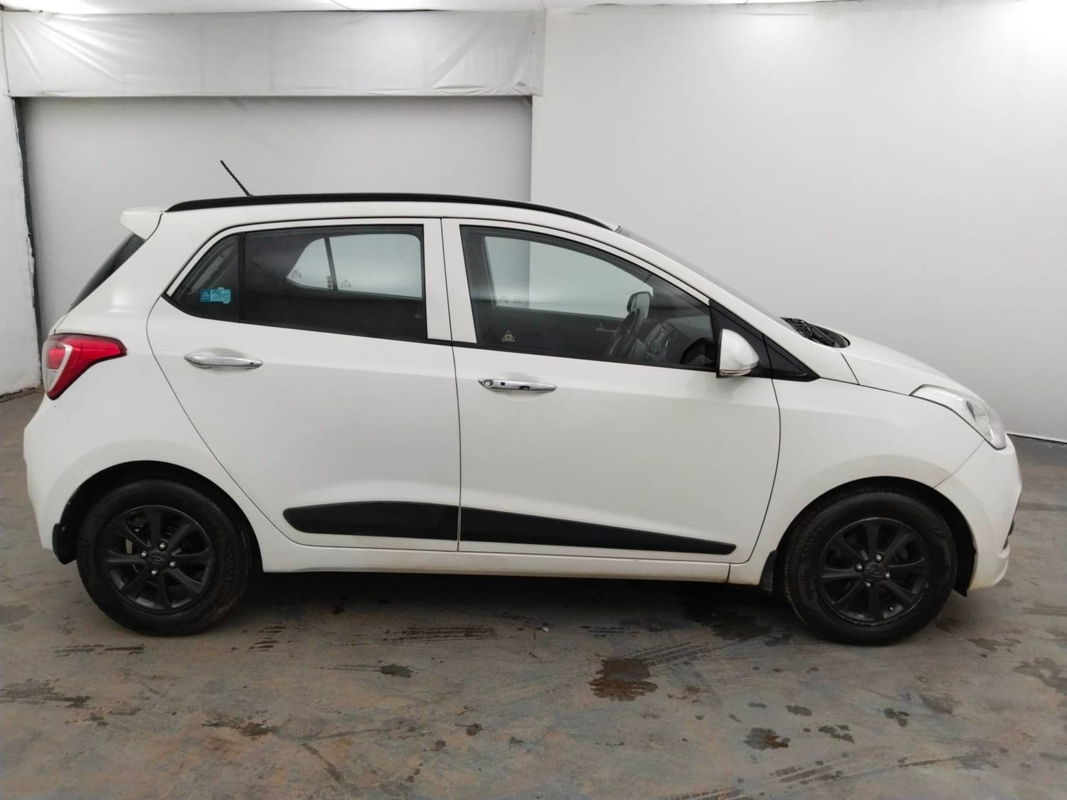View 2013 Hyundai Grand i10 Asta AT 1.2 Kappa VTVT Image 6 Used 2013 Hyundai Grand i10 Asta AT 1.2 Kappa VTVT Image 6