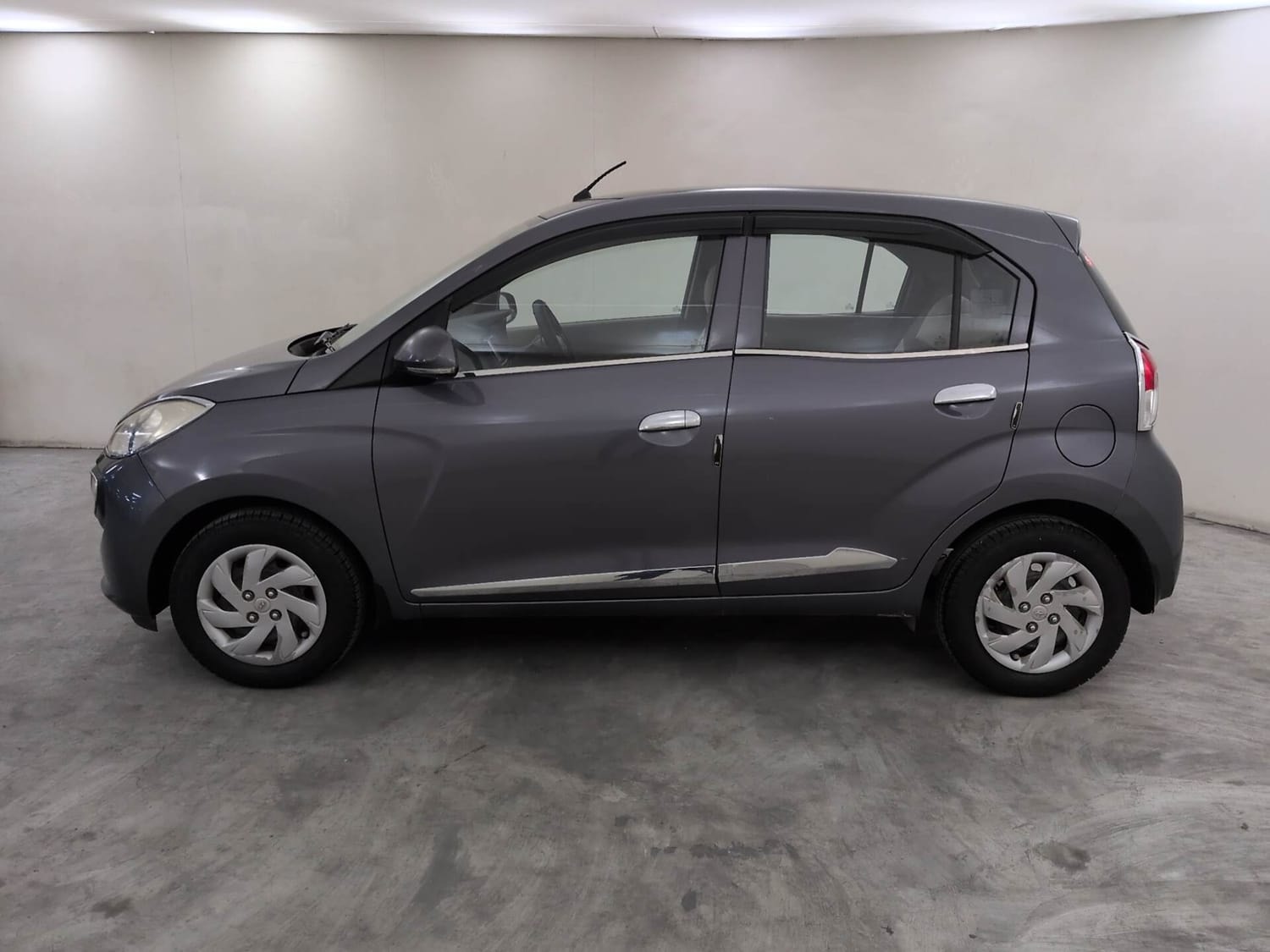 View 2018 Hyundai Santro DX Image 2 Used 2018 Hyundai Santro DX Image 2