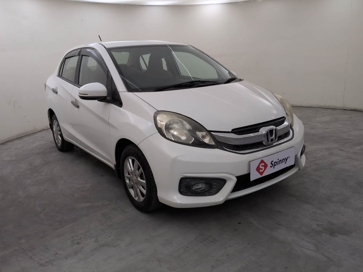 View 2016 Honda Amaze VX MT Diesel Image 7 Used 2016 Honda Amaze VX MT Diesel Image 7