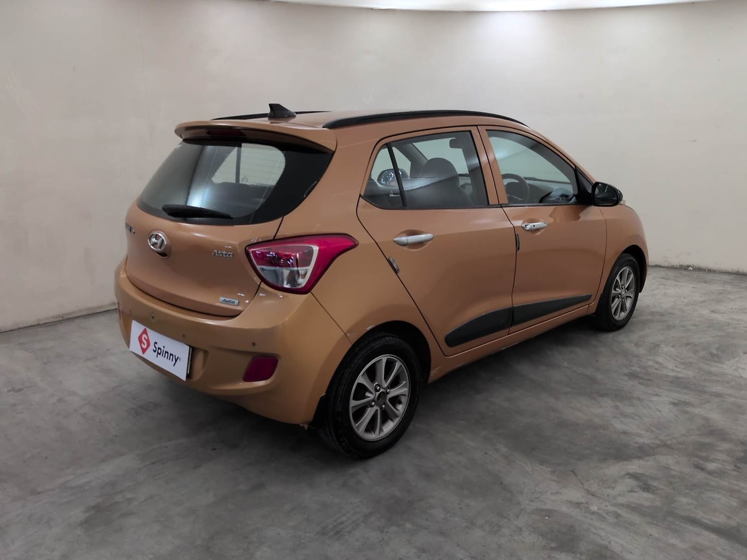 View 2016 Hyundai Grand i10 1.2 Asta AT Petrol Optional Image 5 Used 2016 Hyundai Grand i10 1.2 Asta AT Petrol Optional Image 5
