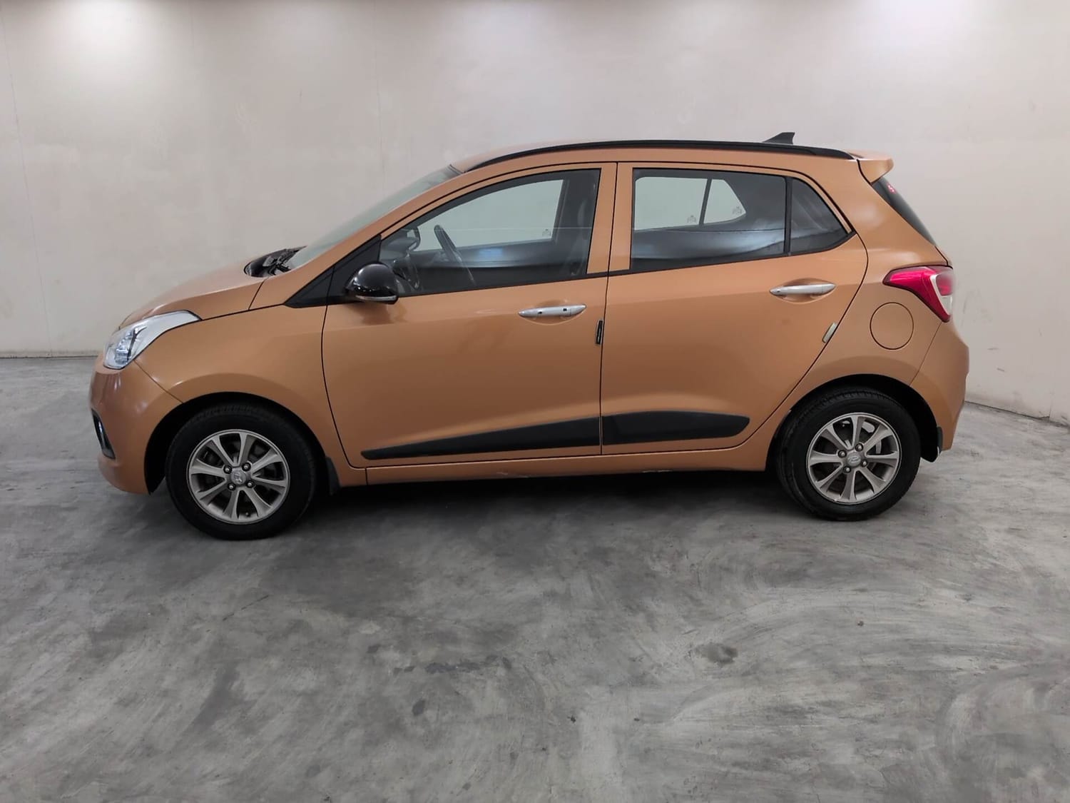 View 2016 Hyundai Grand i10 1.2 Asta AT Petrol Optional Image 2 Used 2016 Hyundai Grand i10 1.2 Asta AT Petrol Optional Image 2