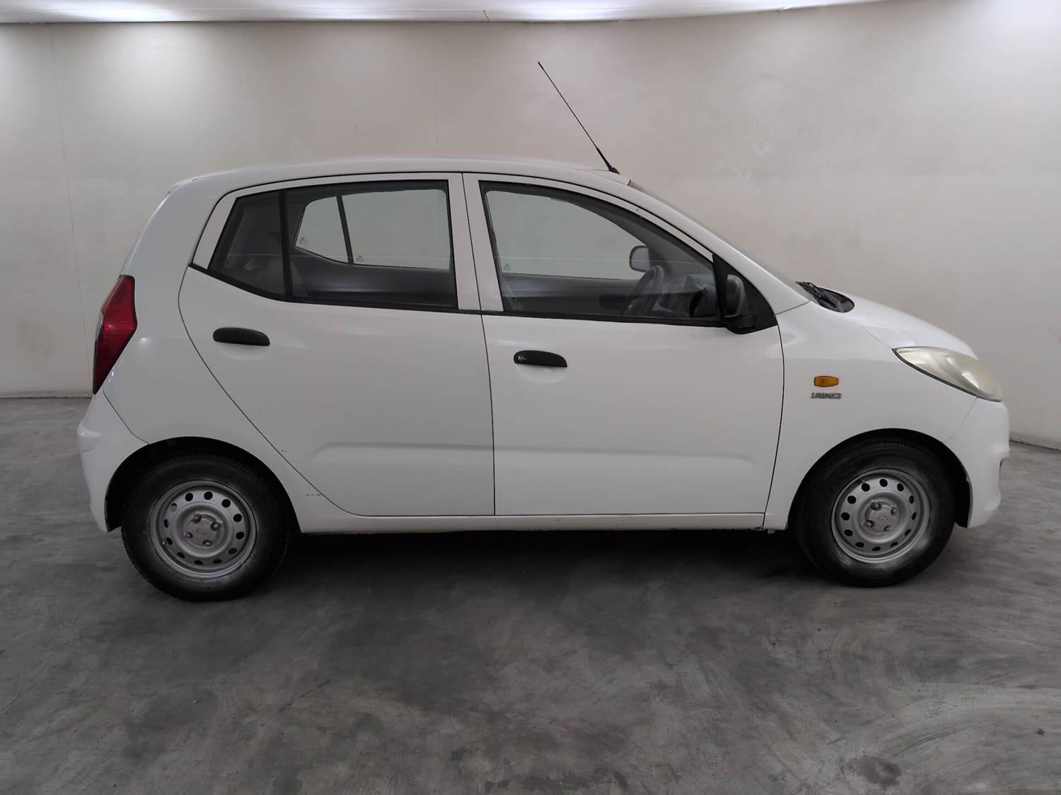 View 2016 Hyundai i10 Era 1.1 iRDE2 Image 6 Used 2016 Hyundai i10 Era 1.1 iRDE2 Image 6