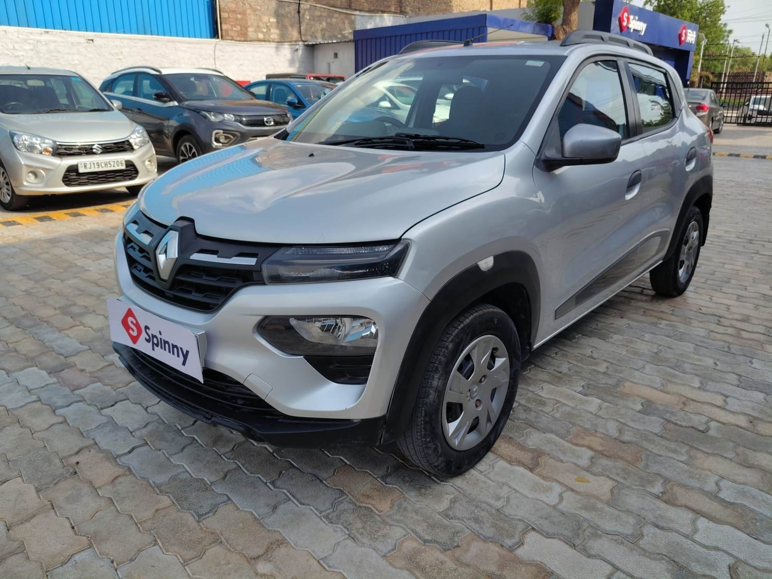 View 2019 Renault Kwid RXT 1.0 BS IV Image 1 Used 2019 Renault Kwid RXT 1.0 BS IV Image 1
