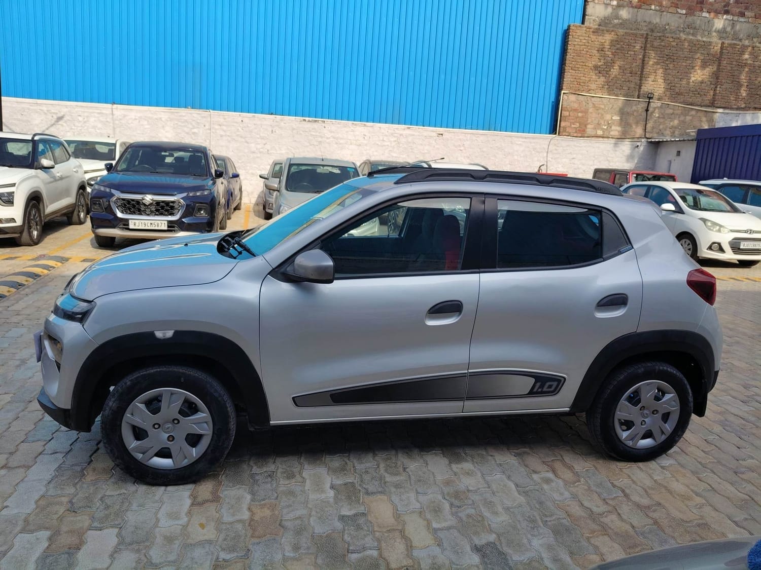 View 2019 Renault Kwid RXT 1.0 BS IV Image 2 Used 2019 Renault Kwid RXT 1.0 BS IV Image 2