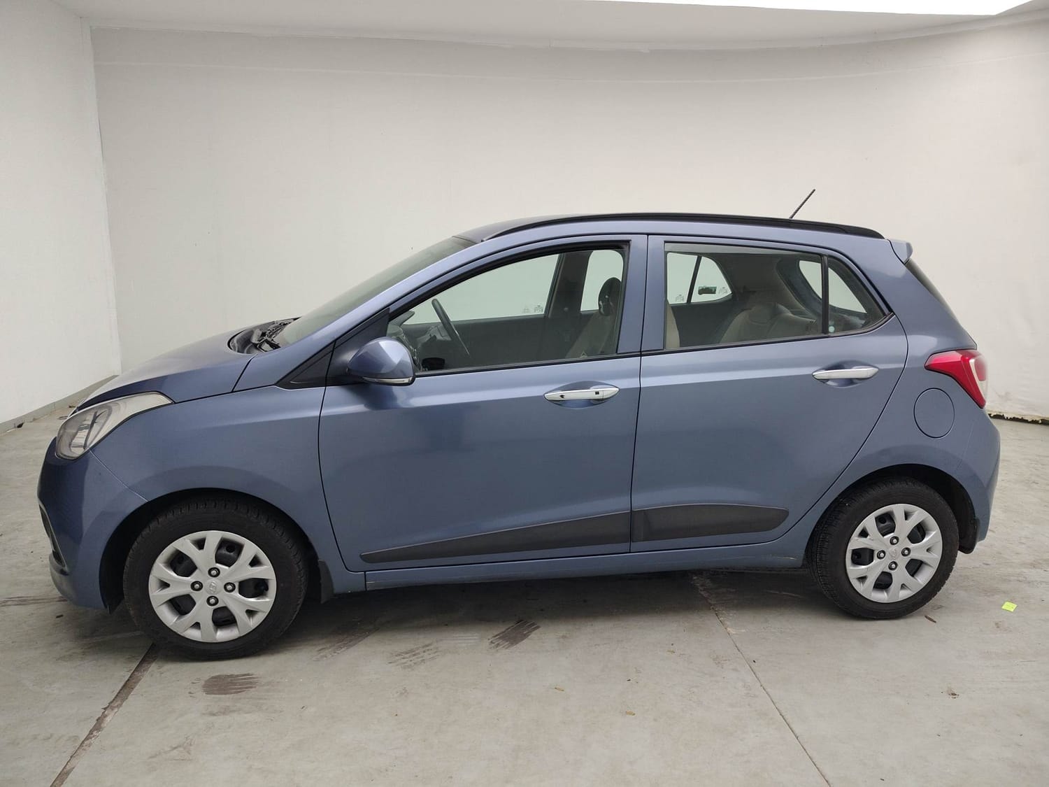 View 2014 Hyundai Grand i10 Sportz 1.2 Kappa Image 2 Used 2014 Hyundai Grand i10 Sportz 1.2 Kappa Image 2