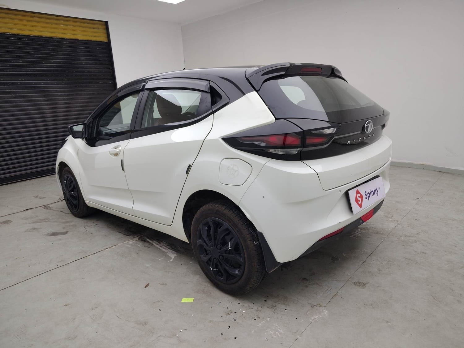 View 2023 Tata Altroz XM Plus Petrol Image 3 Used 2023 Tata Altroz XM Plus Petrol Image 3