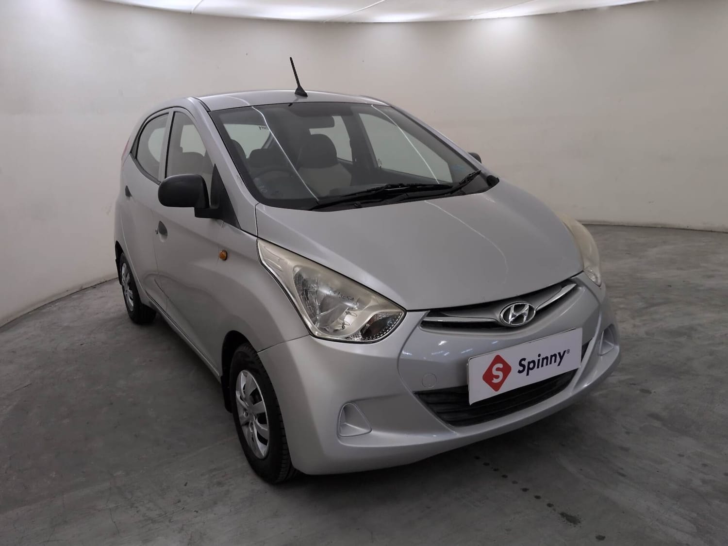 View 2015 Hyundai EON Era Plus Image 7 Used 2015 Hyundai EON Era Plus Image 7