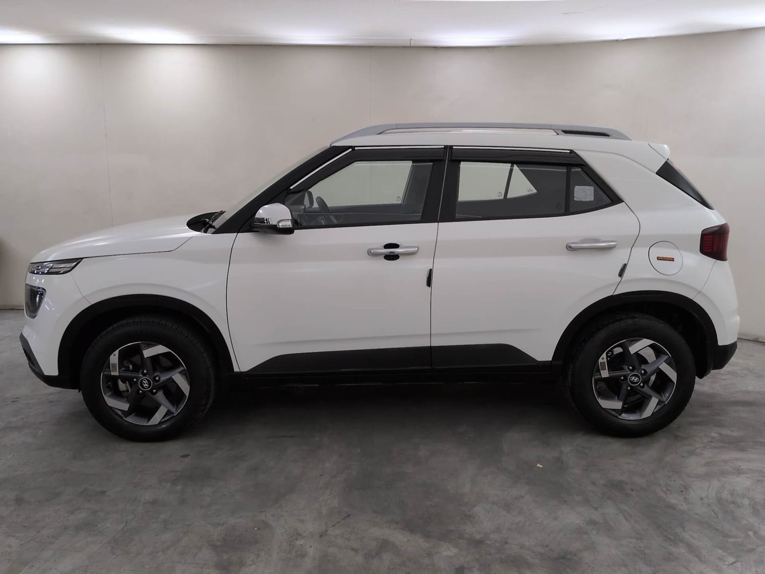 View 2022 Hyundai Venue SX Plus 1.0 Petrol AT Image 2 Used 2022 Hyundai Venue SX Plus 1.0 Petrol AT Image 2